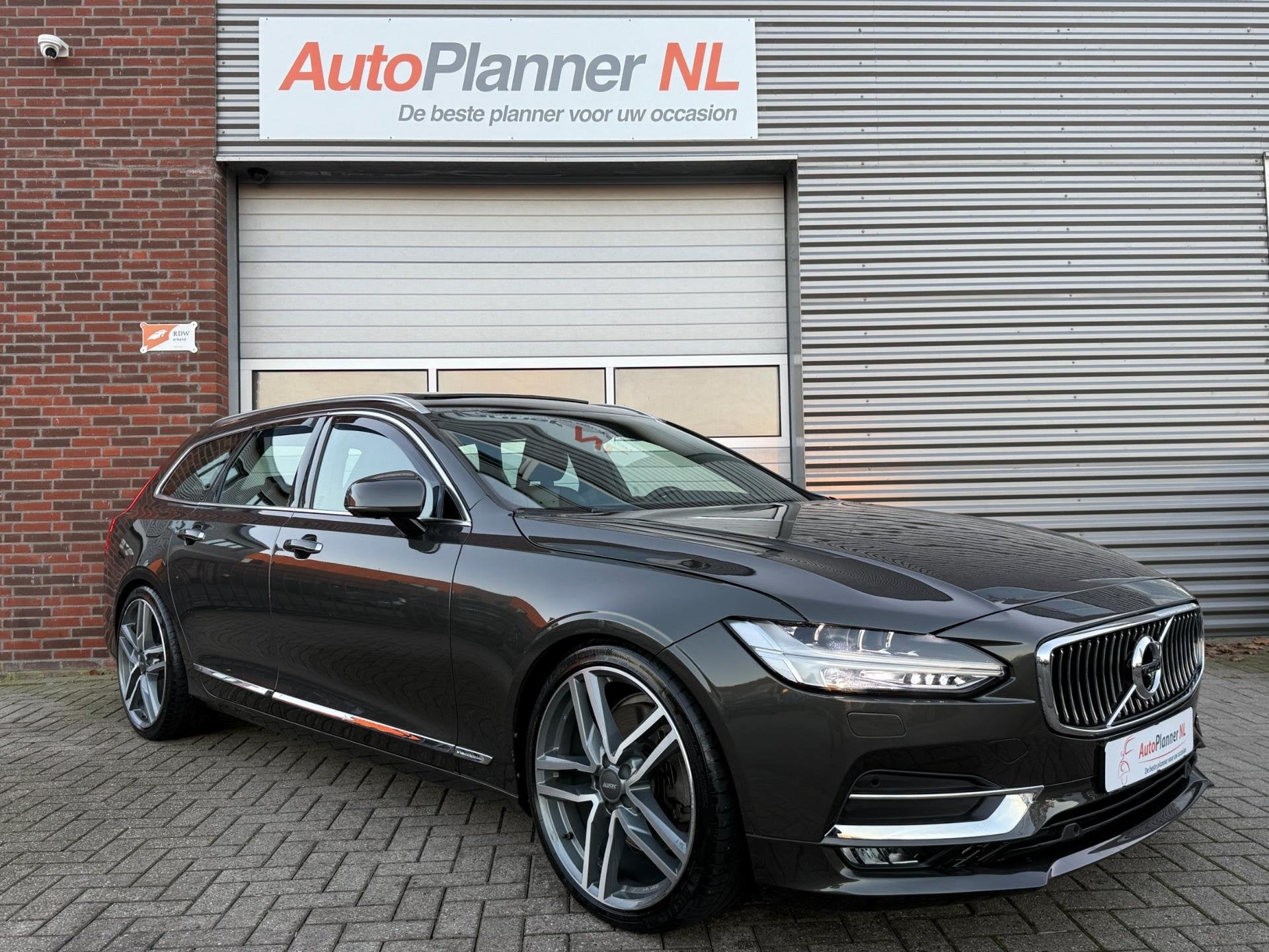 Volvo V90 2.0 T5 Inscription! 360 Camera! Pano! Virtual!, 4 cilinders, 1969 cc, Automatische klimaatregeling, Zilver of Grijs