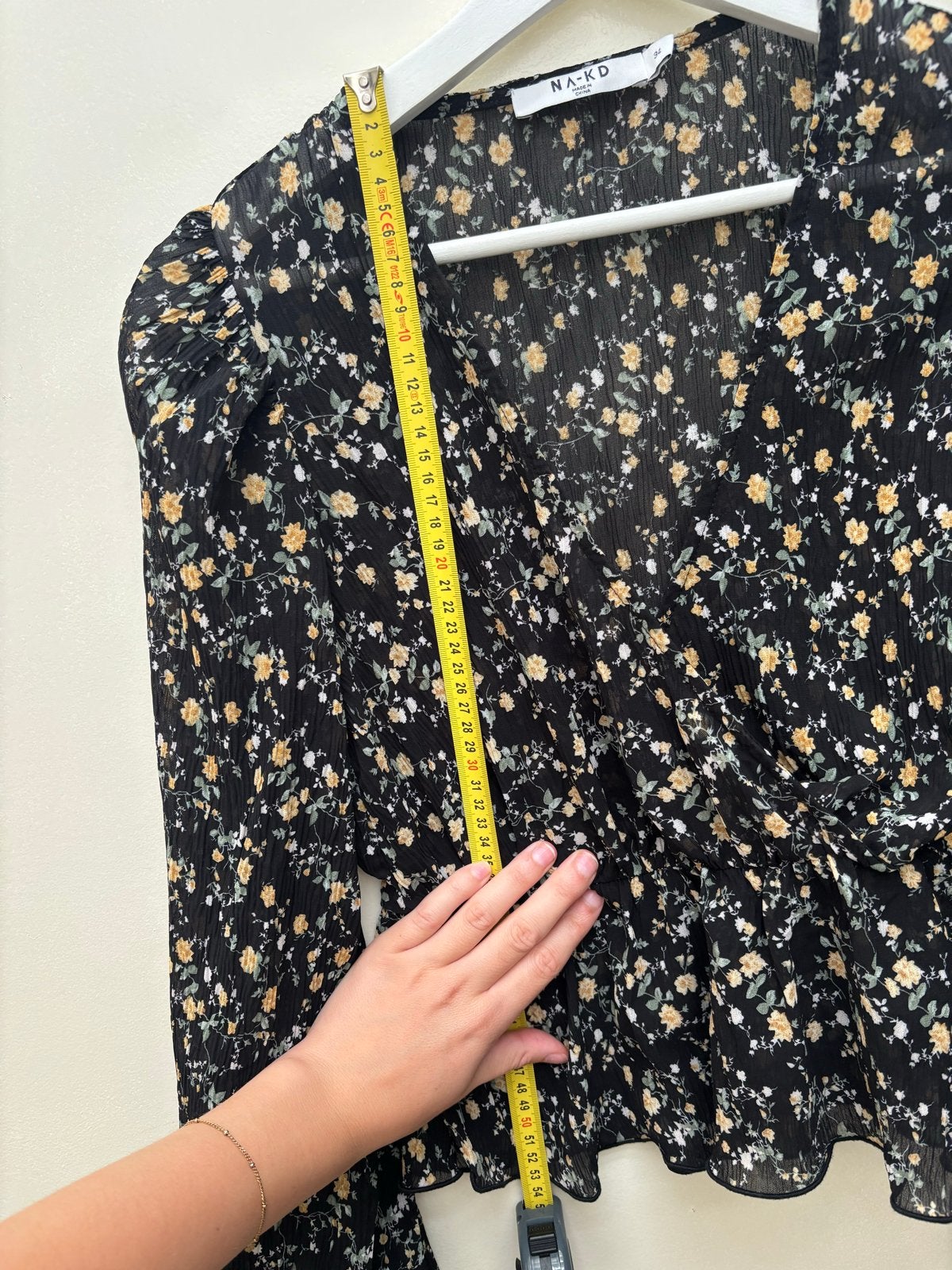 NA-KD Zwarte Bloemenprint Blouse Maat 34, Ophalen of Verzenden, Zo goed als nieuw, Maat 34 (XS) of kleiner, Zwart