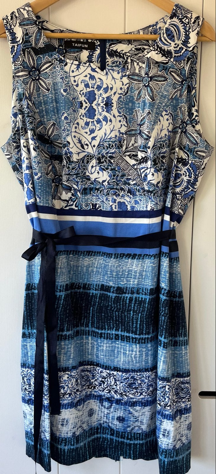 Taifun jurk blauw/wit met print en strikceintuur, Kleding | Dames, Blauw, Maat 46/48 (XL) of groter, Ophalen of Verzenden, Zo goed als nieuw