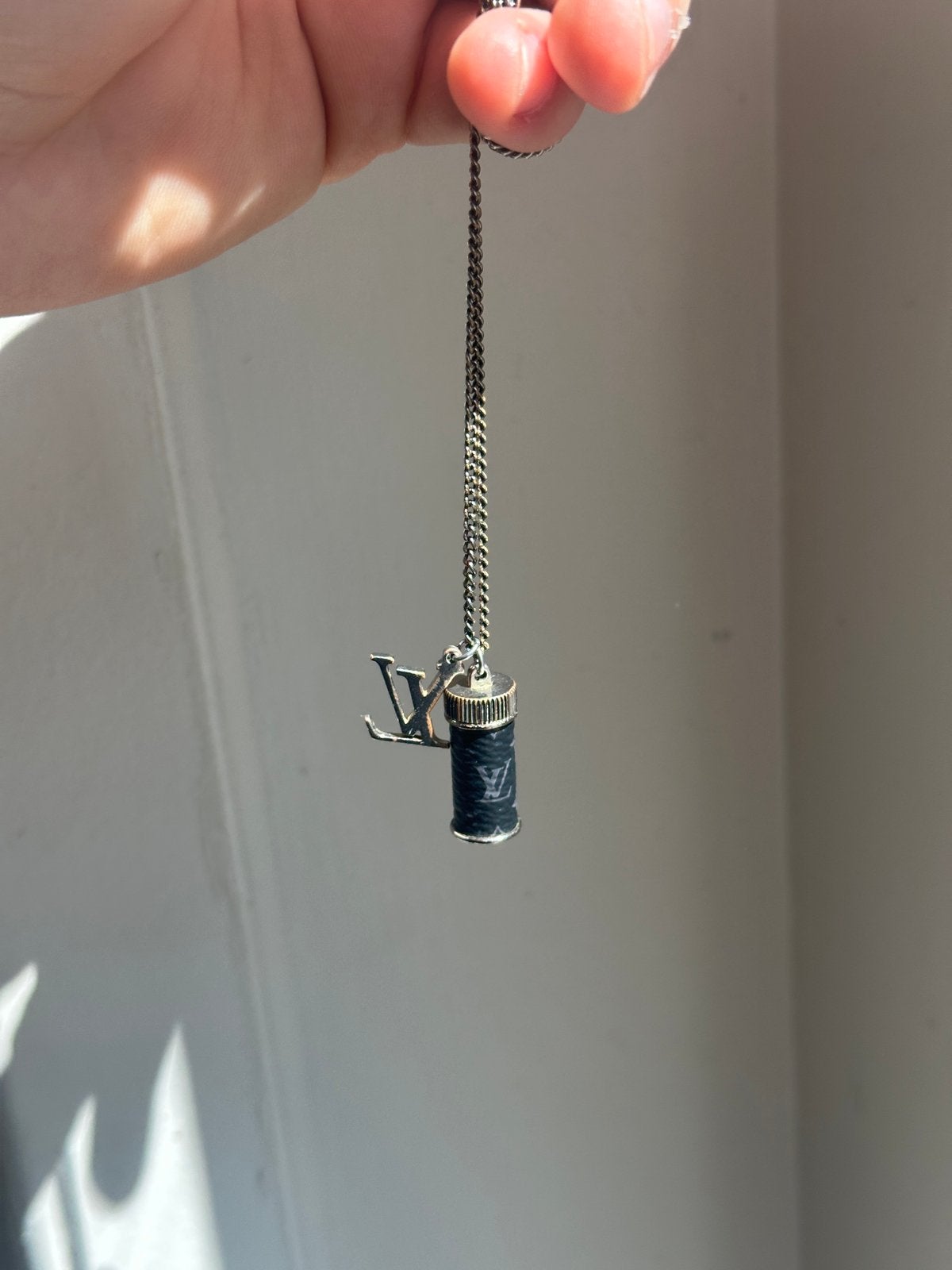 Louis Vuitton Ketting Heren Monogram Eclipse Hanger, Sieraden, Tassen en Uiterlijk, Kettingen, Zwart, Ophalen of Verzenden, Zo goed als nieuw