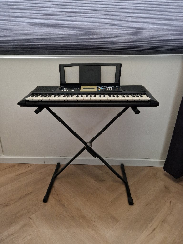 Yamaha YPT 220 Elektrisch keyboard met standaard, Muziek en Instrumenten, Ophalen, Yamaha, Met standaard, 61 toetsen
