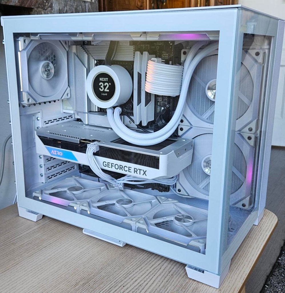 All White Gaming PC - i7, RTX4070, 32gb DDR5, AIO, 1TB m.2, Ophalen, 32 GB, Zelf gebouwde pc, Zo goed als nieuw