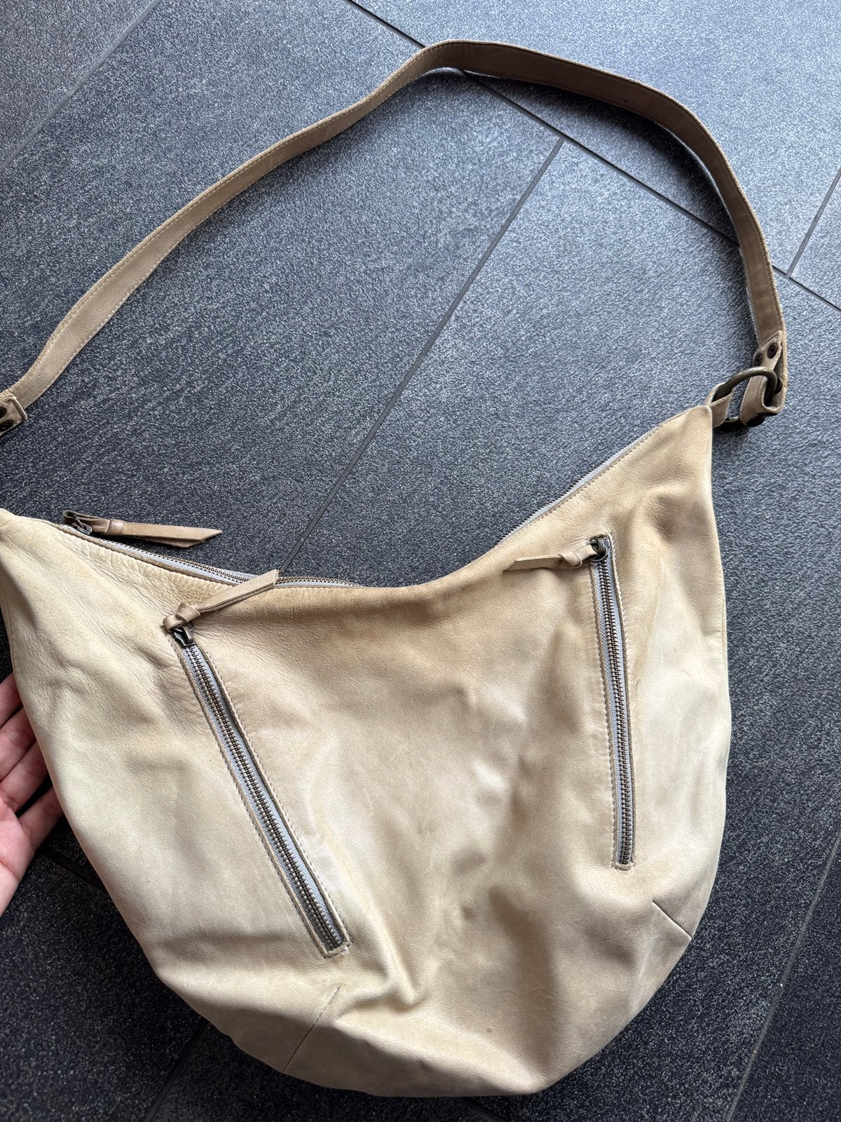 Vintage beige echt lederen slouchy hobo schouder tas, Vintage, Vintage, Ophalen of Verzenden, Zo goed als nieuw