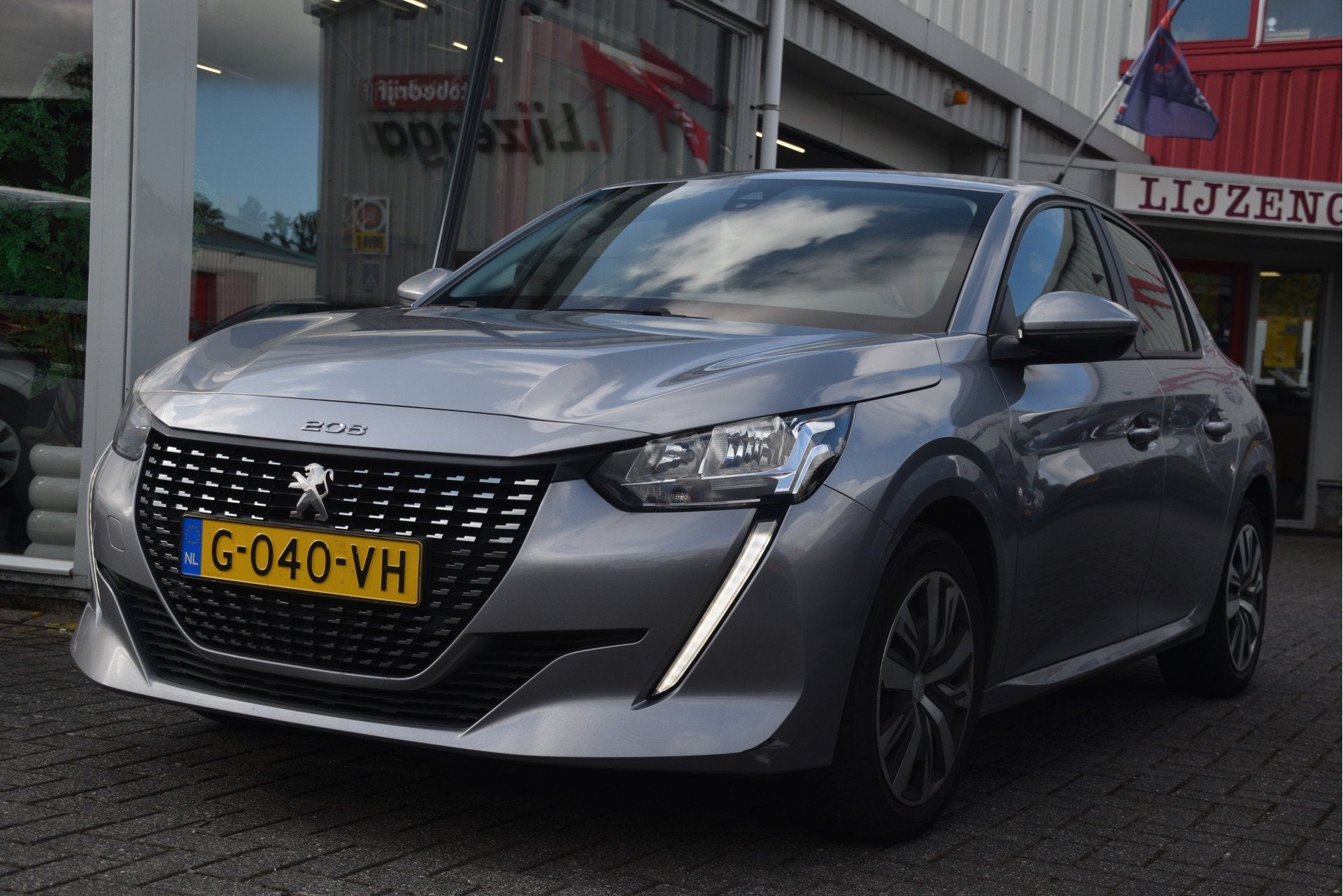 Peugeot 208 1.2 PureTech Blue Lease Active Carplay | PDC | A, Voorwielaandrijving, Stof, Euro 6, 1199 cc