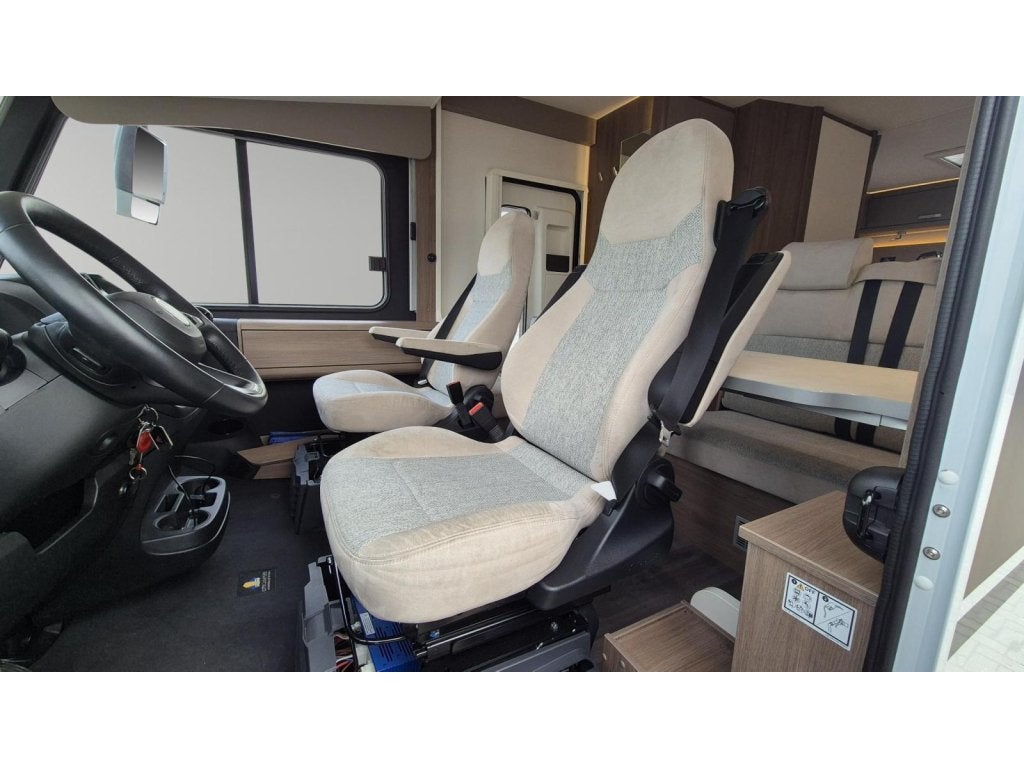 Carado I338 Automaat / Lengtebedden, Standaard zit, Fiat, 6 tot 7 meter, Bedrijf
