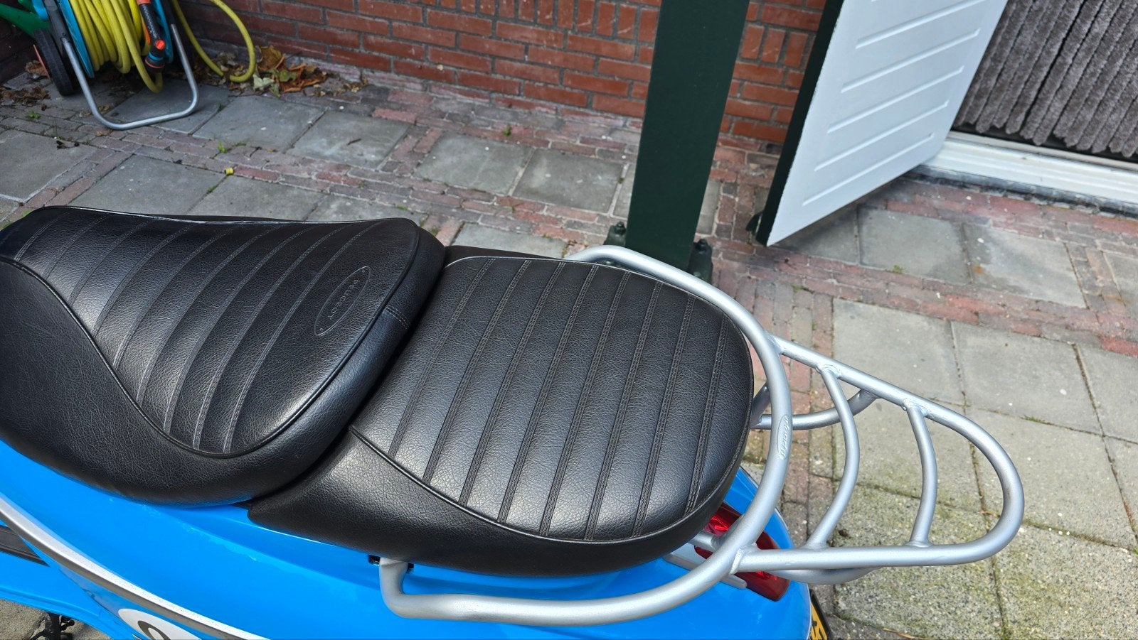 Peugeot django dubbele buddyseat, Ophalen of Verzenden, Zo goed als nieuw, Zadel, Peugeot