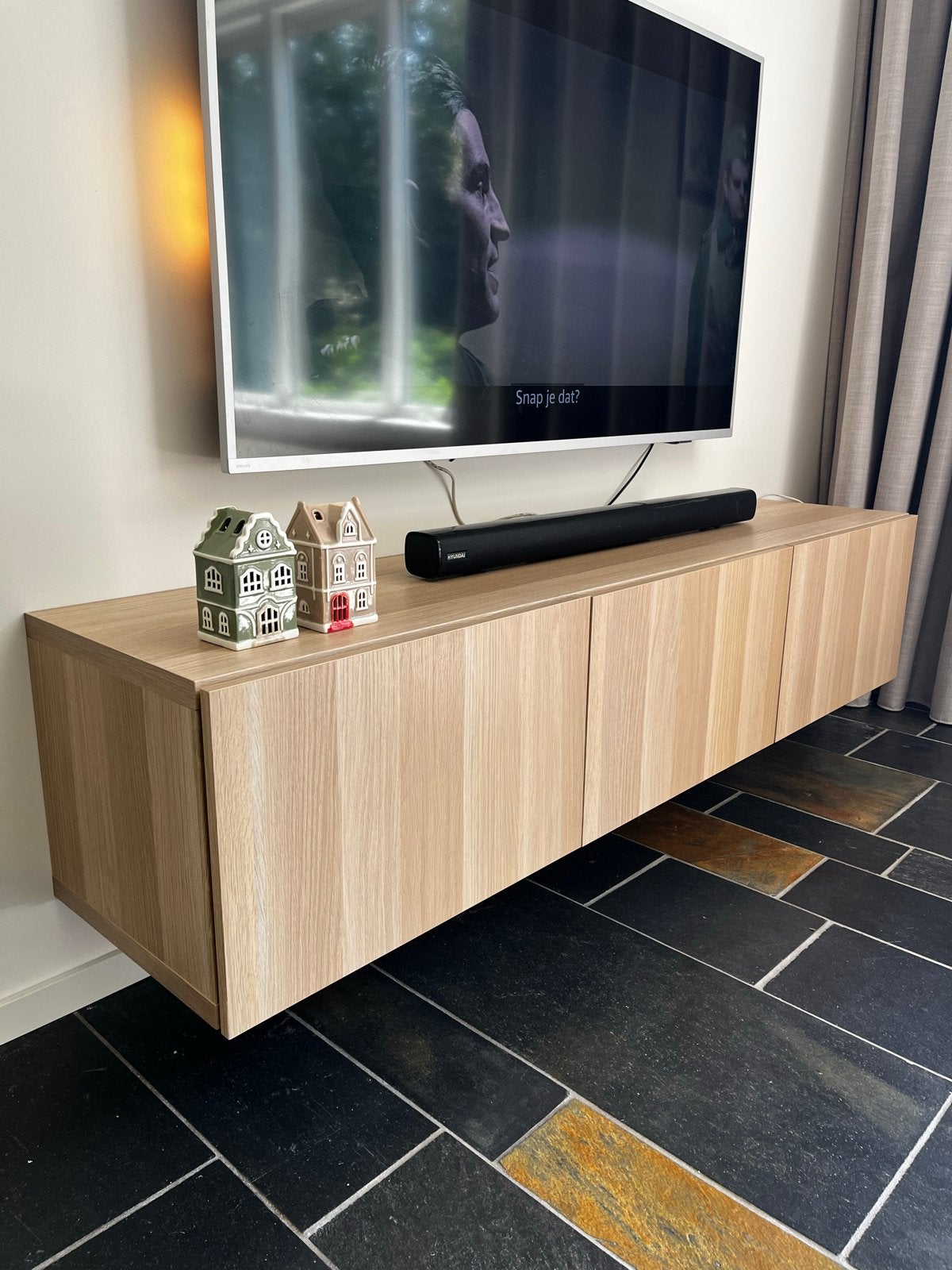 Modern tv-meubel - 180x42x38 cm, Ophalen, 150 tot 200 cm, Zo goed als nieuw, Minder dan 100 cm