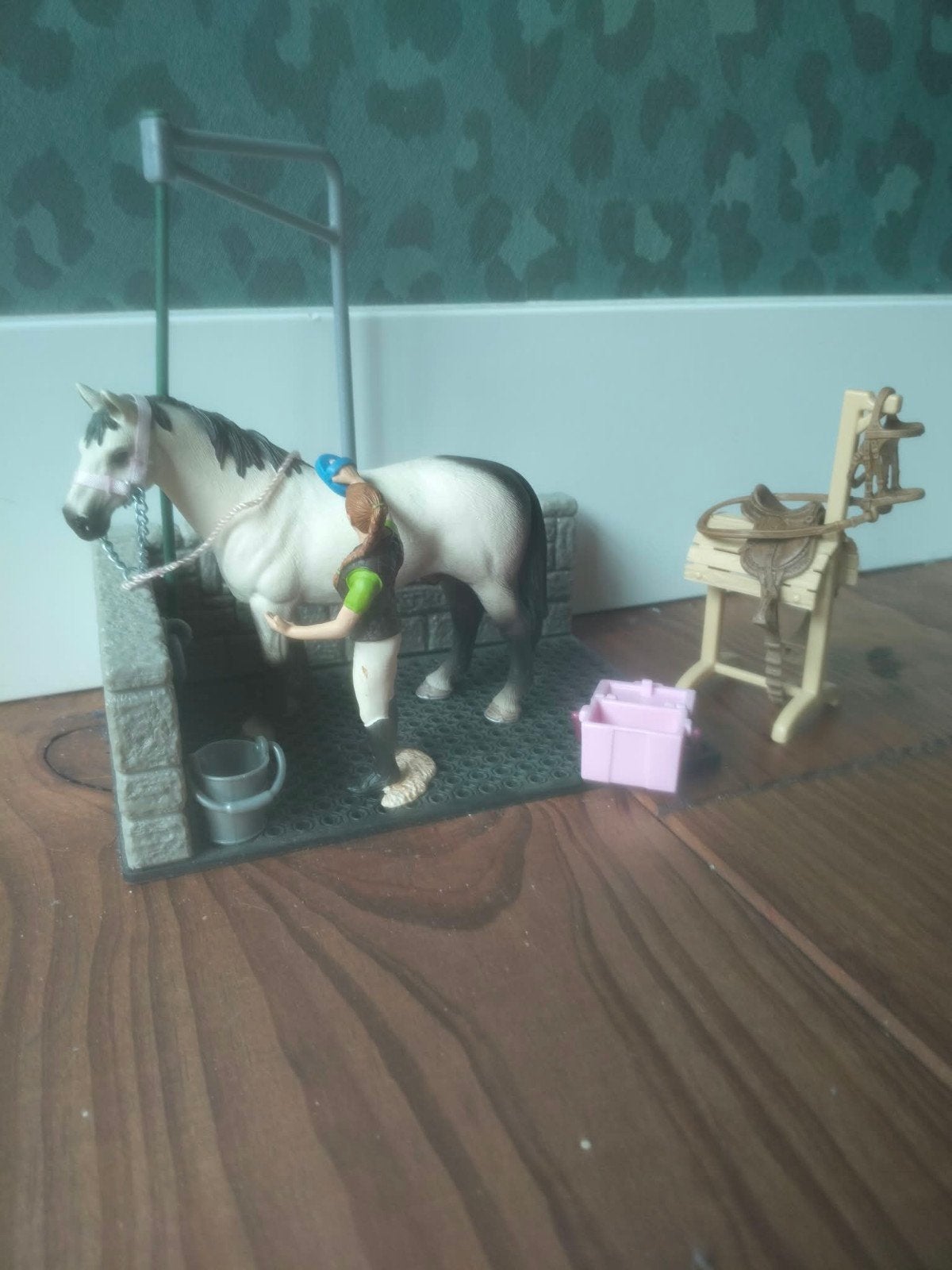 Schleich paardenwasplaats met paard en ruiter, Ophalen of Verzenden, Zo goed als nieuw
