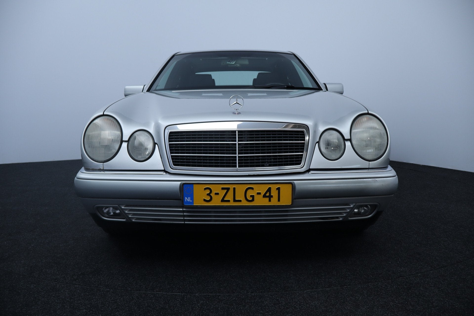 Mercedes-Benz E-Klasse 280 Classic A4/ 6-Cilinder!/ Automaat, Auto's, Automaat, Achterwielaandrijving, 194 pk, Mercedes-Benz