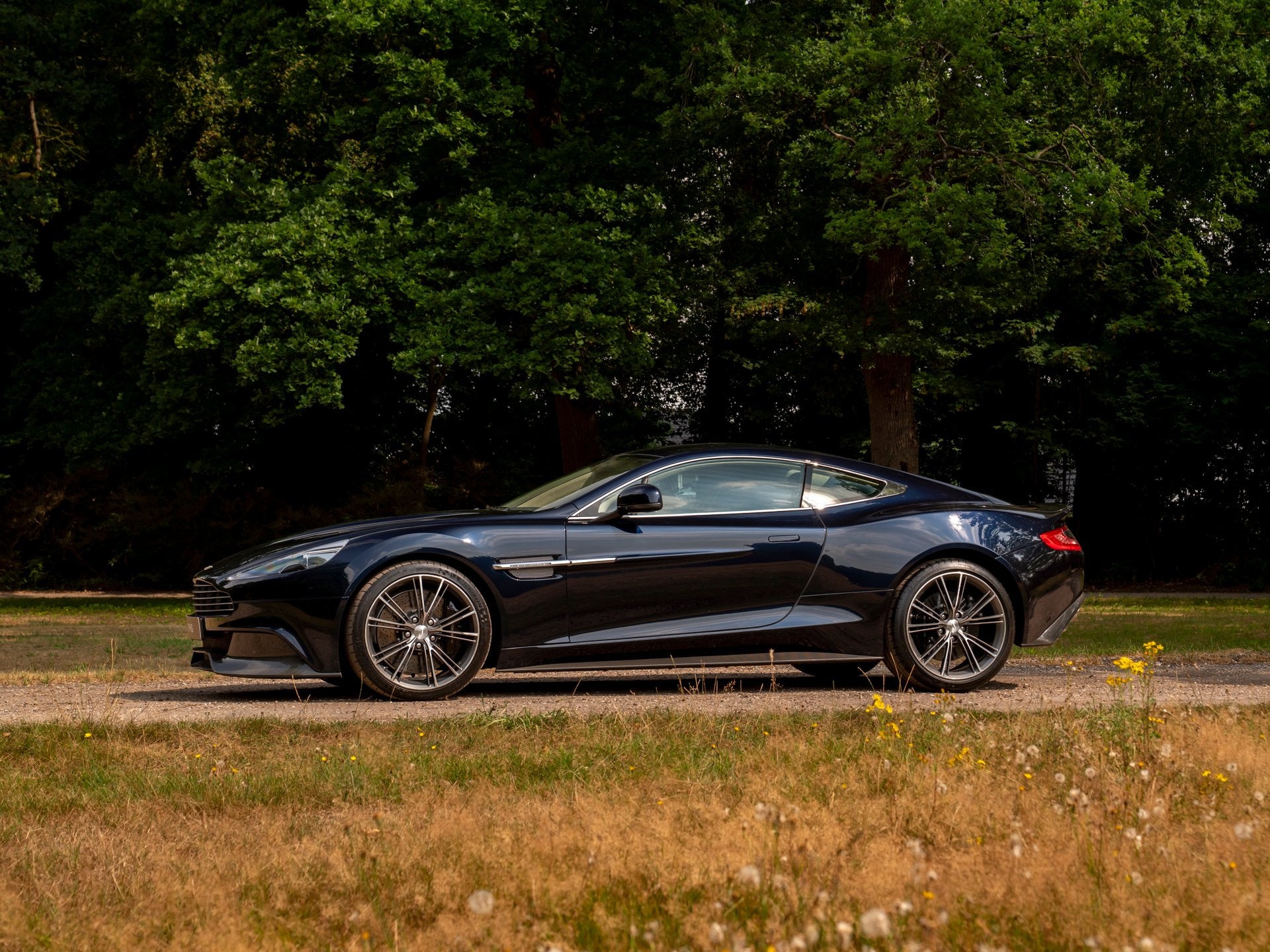 Aston Martin Vanquish 6.0 V12 Touchtronic | Carbon Exterior, Auto's, Automaat, Euro 5, Achterwielaandrijving, Bedrijf