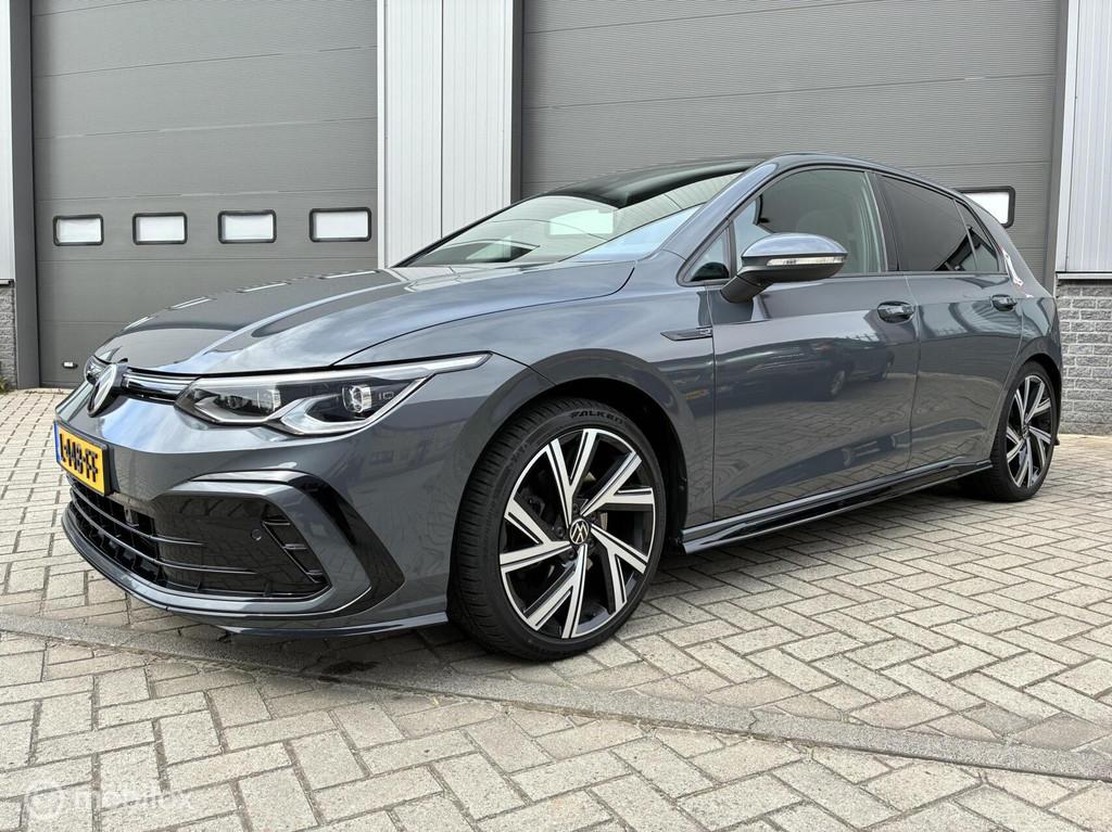 Volkswagen Golf 1.5 eTSI R-Line | Pano | Bomvol!, 4 cilinders, 150 pk, Bedrijf, Automatische klimaatregeling