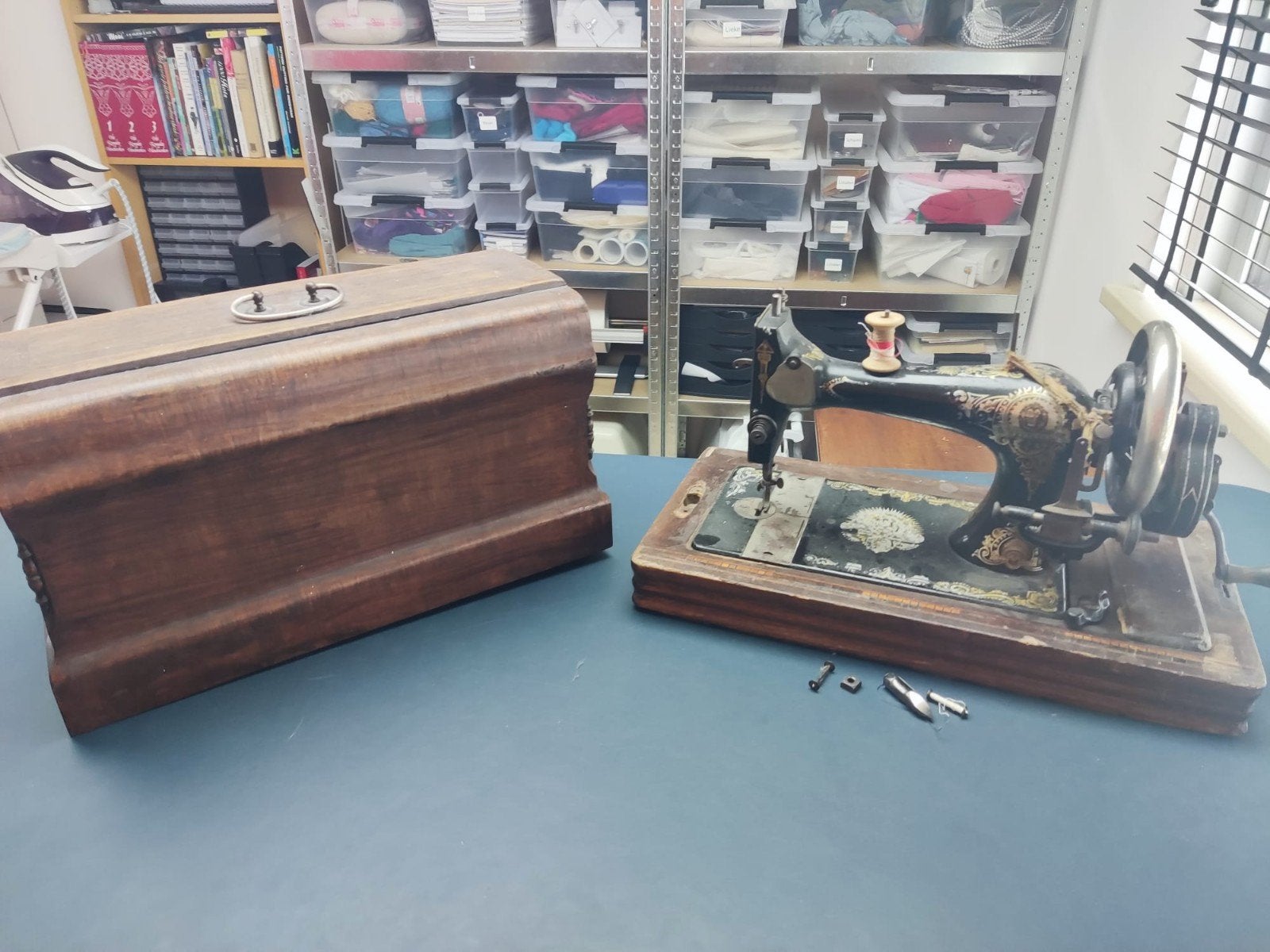 Antieke Naaimachine met Houten Kist - Decoratief, Ophalen