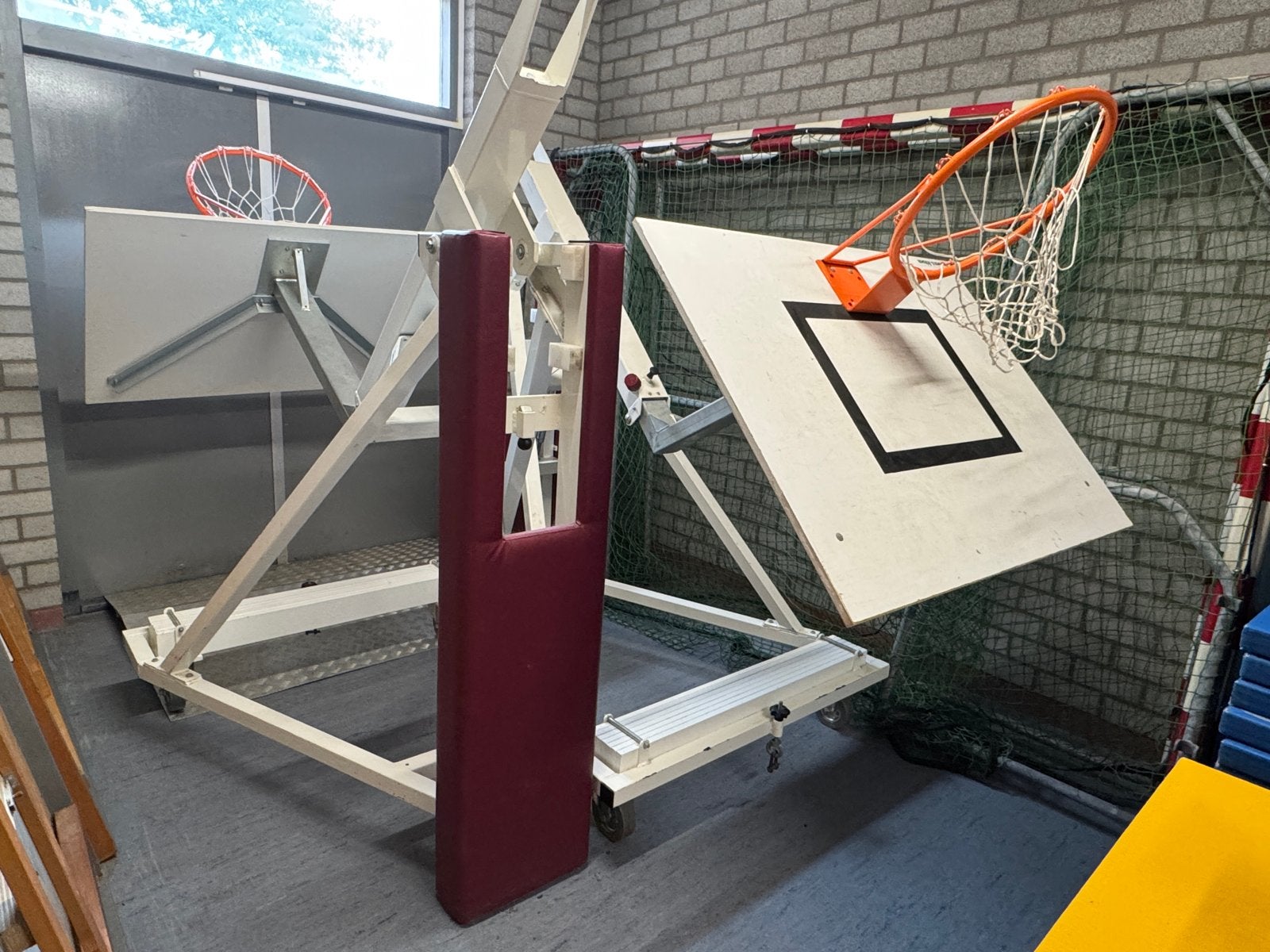 Twee verplaatsbare basketbal baskets - Zo goed als nieuw, Sport en Fitness, Basketbal, Ophalen, Zo goed als nieuw, Ring, Bord of Paal