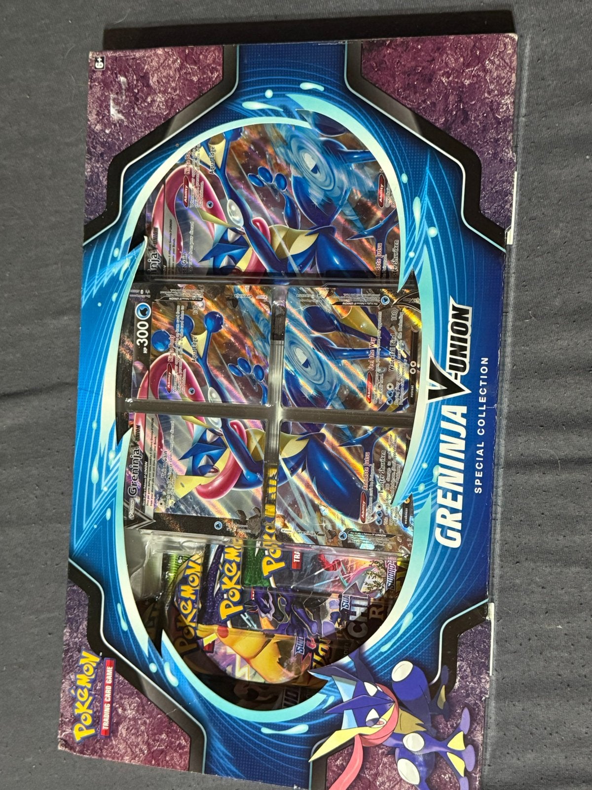 Mooie oude sealed greninja v union box, Hobby en Vrije tijd, Verzamelkaartspellen | Pokémon, Ophalen of Verzenden, Zo goed als nieuw