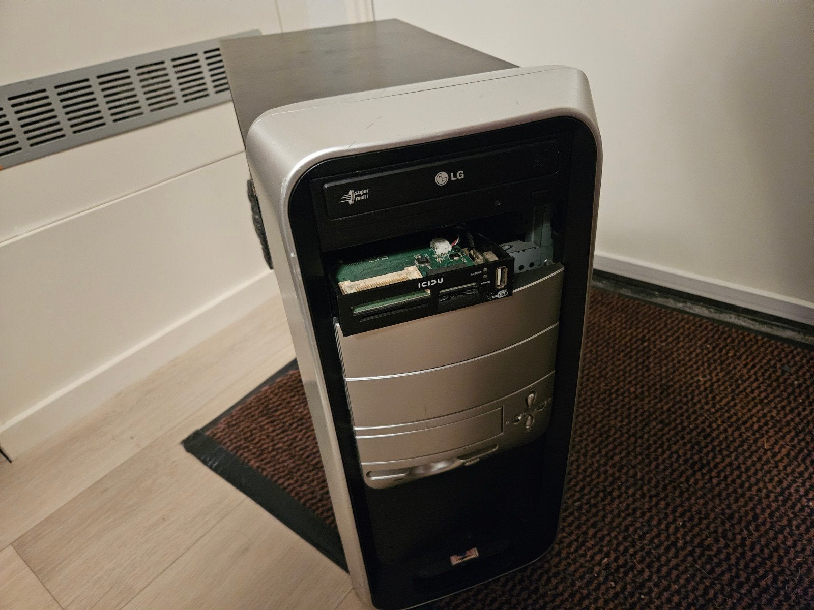 ASUS P5B-Deluxe + Intel Core2 Duo E8500 + 4 GB RAM, Gebruikt, Ophalen of Verzenden, Gaming, SSD