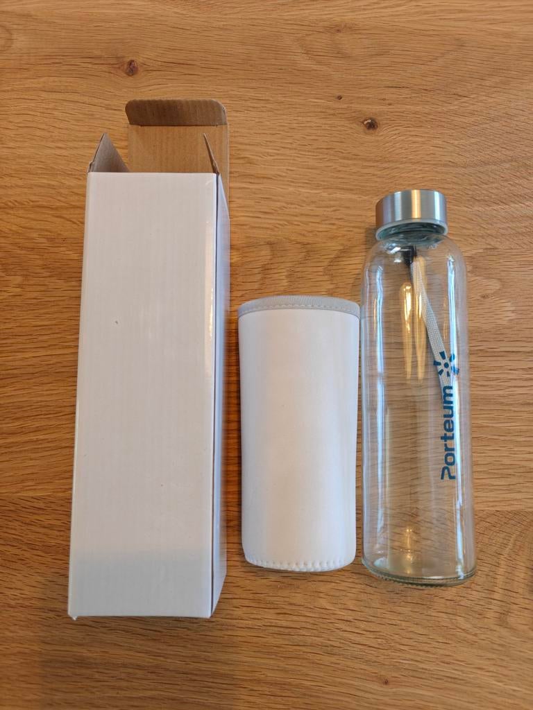 Glazen waterfles met isolatiehoes, Ophalen, Glas of Glazen, Nieuw, Glas