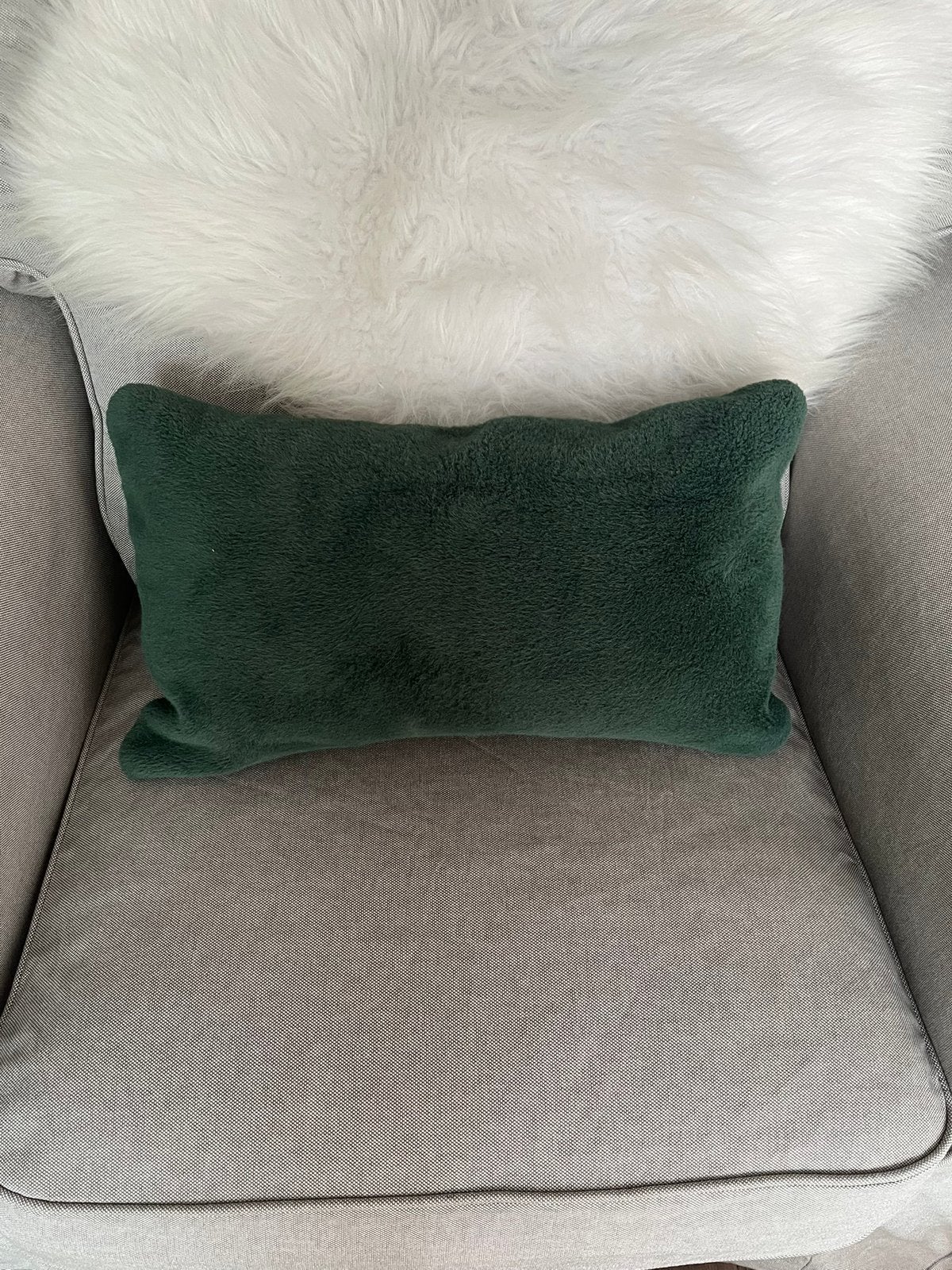 Langwerpig donkergroen kussen met fleece en velours, Overige merken, Inclusief binnenkussen, Ophalen of Verzenden, Zo goed als nieuw