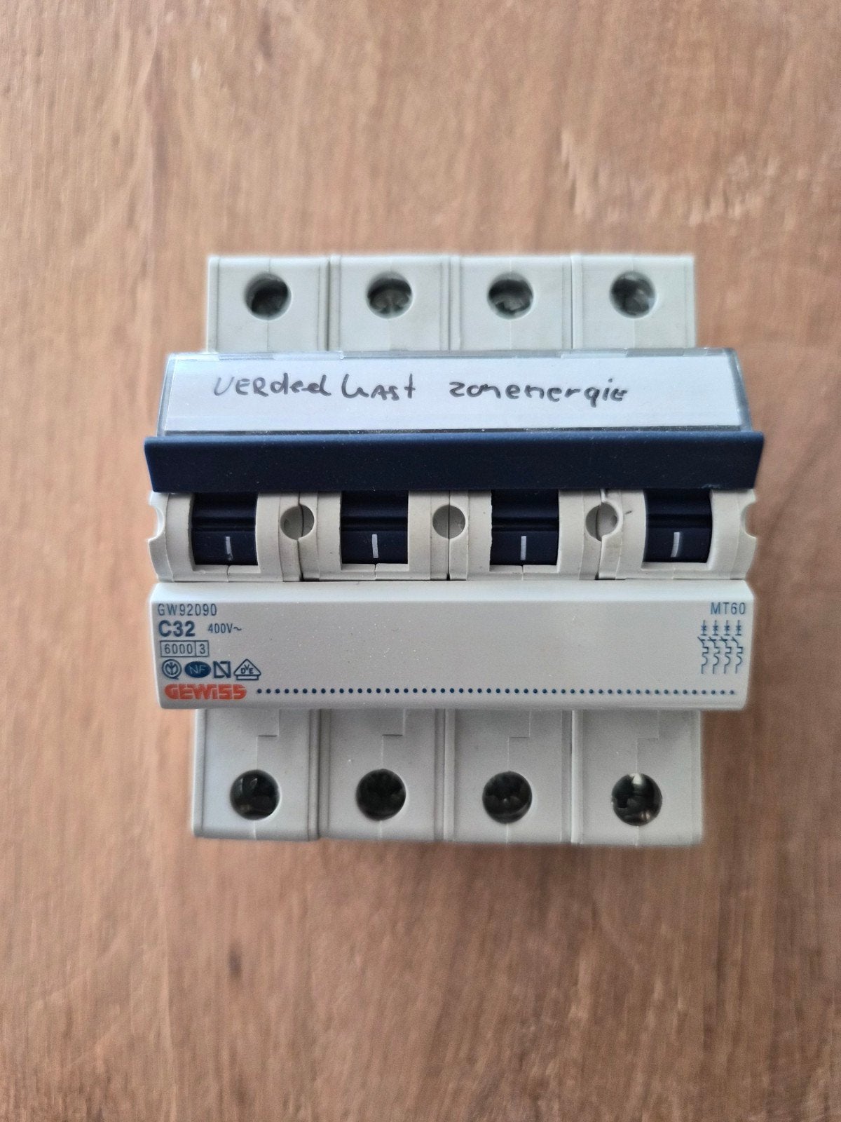 gewiss 3 fasen GW92090 c32, Ophalen