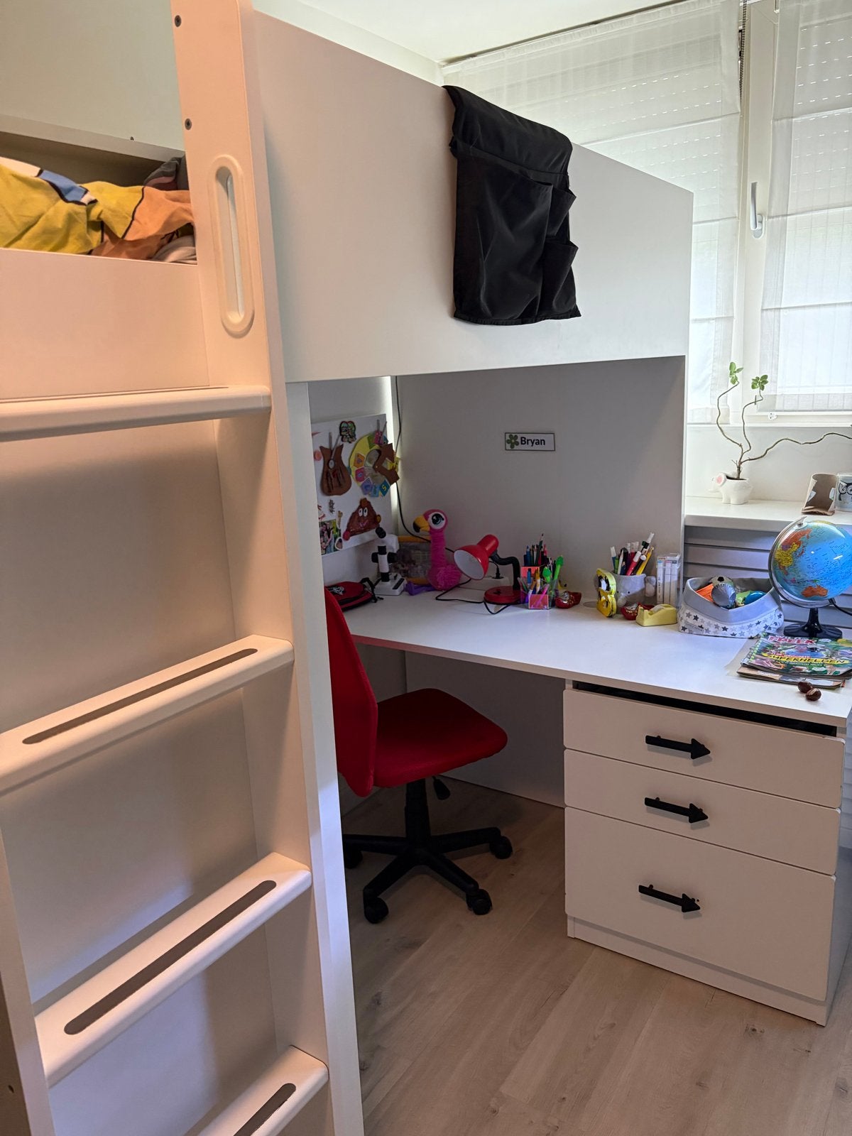 Hoogslaper met bureau en opbergruimte - Ideaal voor kleine k, Ophalen of Verzenden, Gebruikt, Hoogslaper
