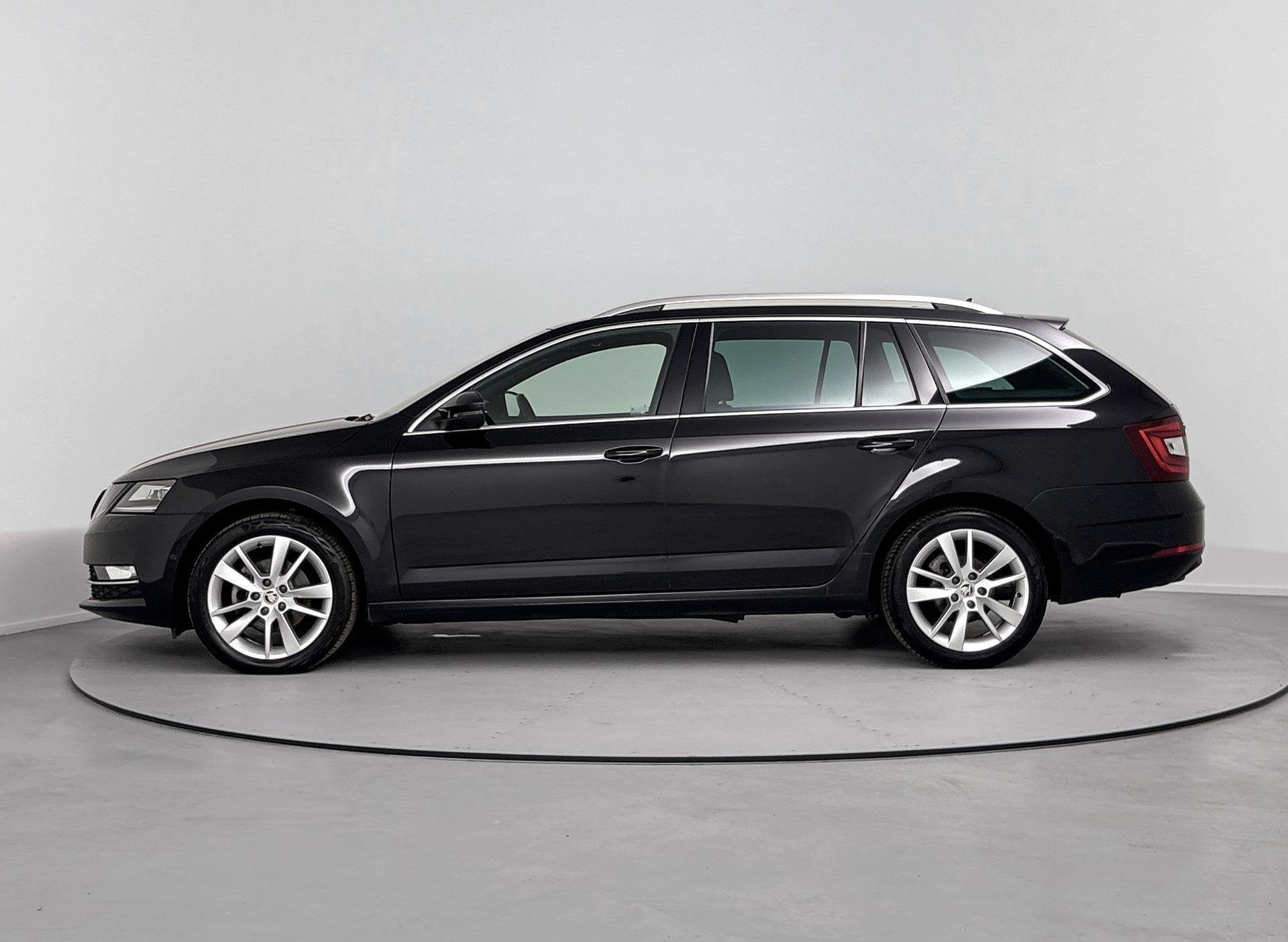 Skoda Octavia Combi 1.5 TSI Greentech Business Edition Plus, Auto's, 12 maanden, Gebruikt, Zwart, 650 kg