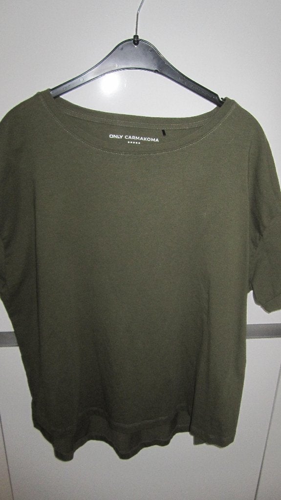 Only Carmakoma damesshirt maat 46/48., Kleding | Dames, Tops, Maat 46/48 (XL) of groter, Ophalen of Verzenden, Korte mouw, Gedragen