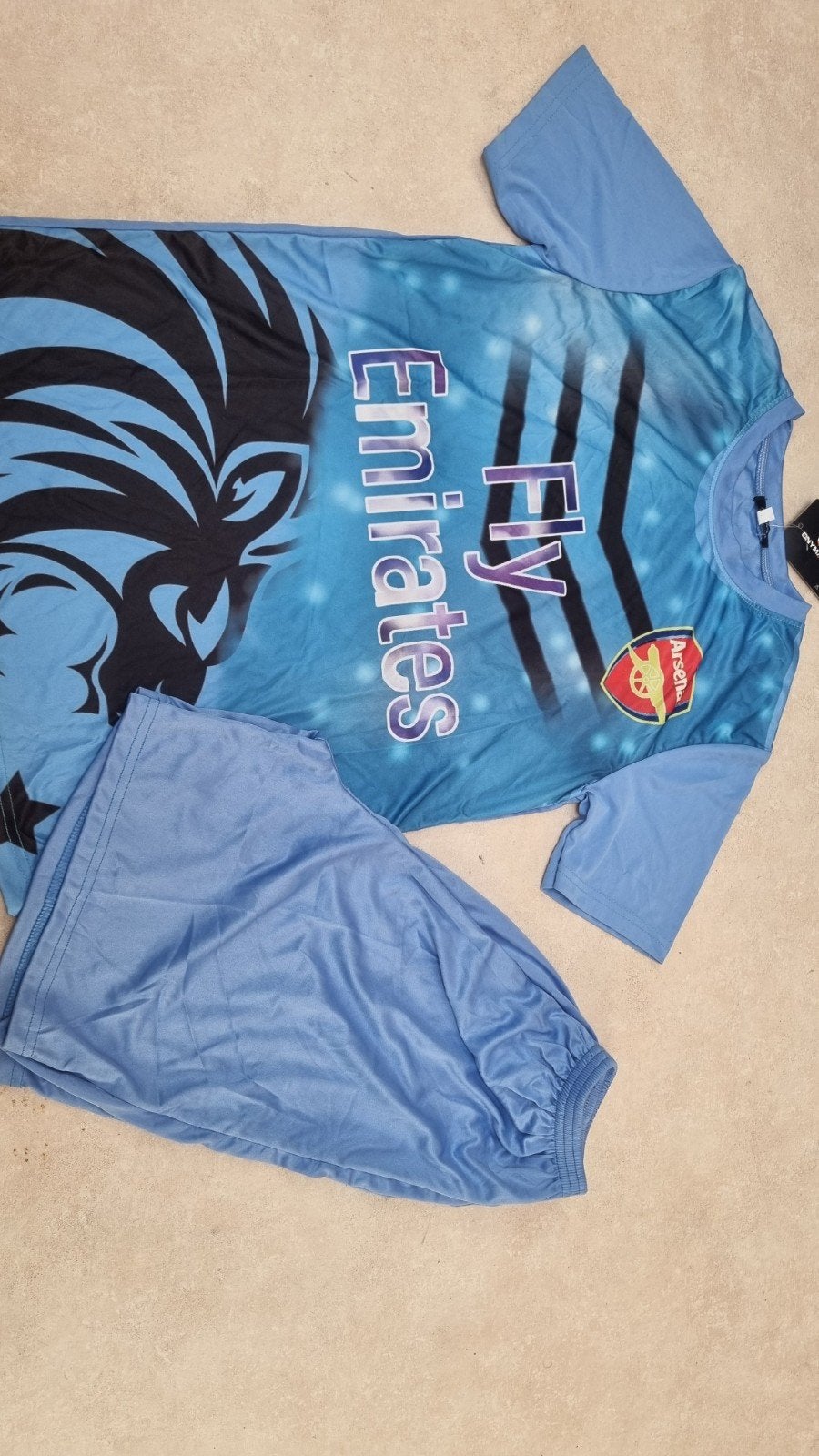 Arsenal voetbal tenue - shirt en broekje, Verzenden, Nieuw