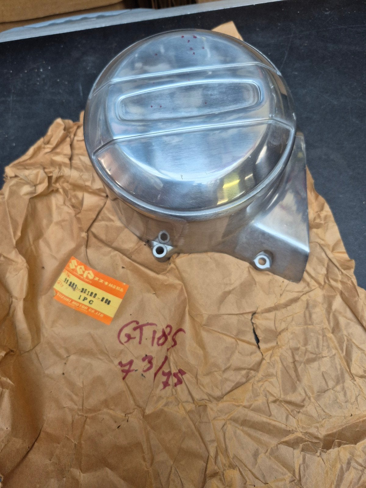 suzuki gt 185 motordeksel 73/75 New old stock nos, Ophalen of Verzenden