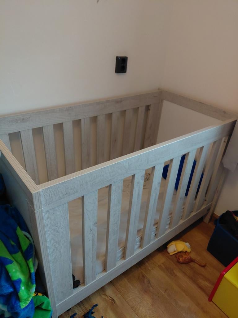 Grijs/ witte babykamer, Kinderen en Baby's, Kinderkamer | Complete kinderkamers, Ophalen of Verzenden, Gebruikt, Jongetje of Meisje