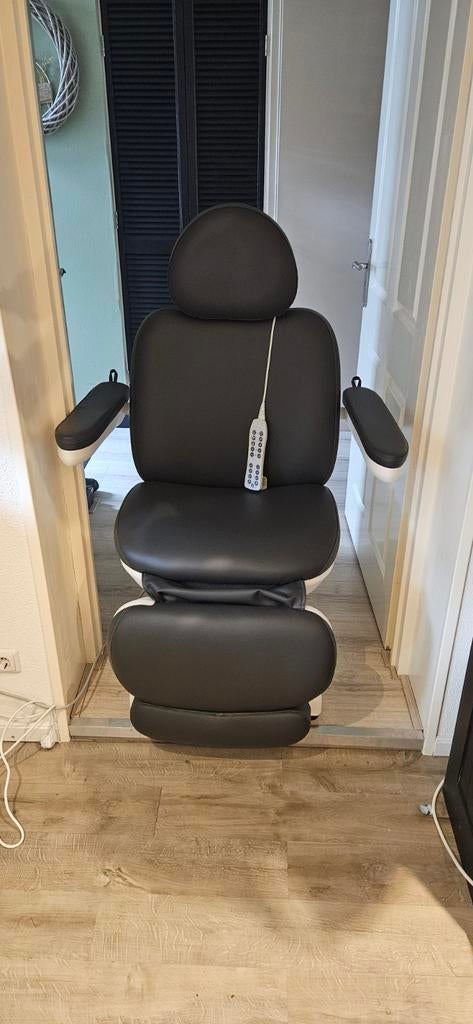 Luxe behandelstoel, Huis en Inrichting, Stoelen, Zo goed als nieuw, Eén, Zwart, Ophalen