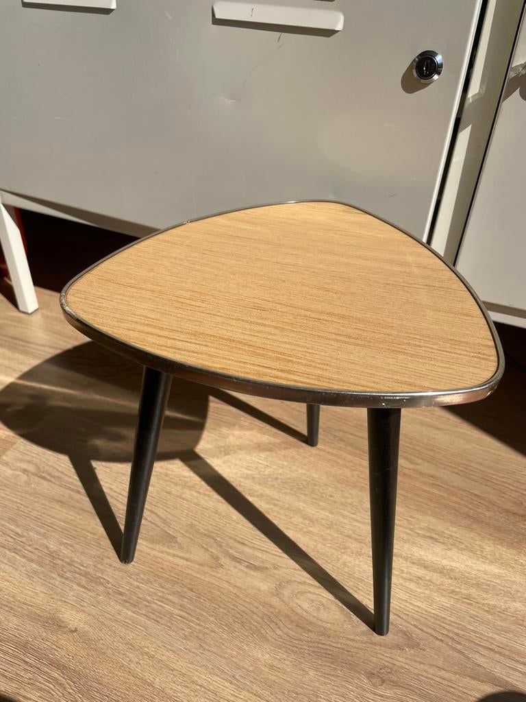 Vintage jaren vijftig formica planten bijzettafeltje, Minder dan 45 cm, Minder dan 55 cm, Ophalen of Verzenden, Zo goed als nieuw