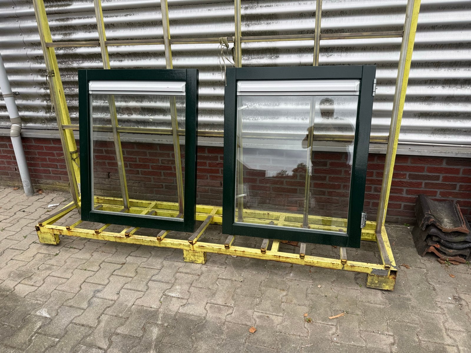 Twee gebruikte gevelramen, Ophalen, Gevelraam of Ruit, Gebruikt, 80 tot 120 cm