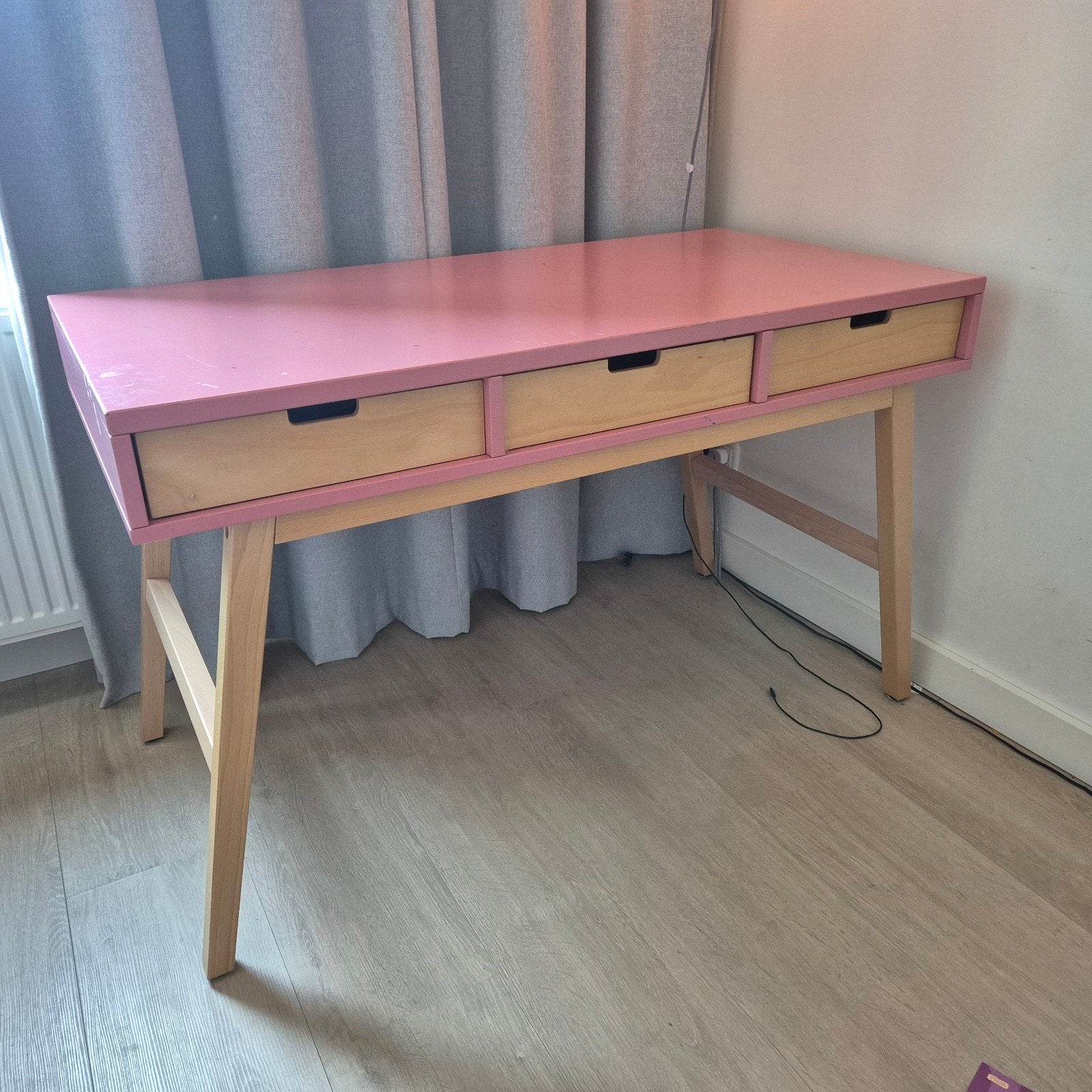 Roze Bopita bureau met lades, Ophalen, Met lades, Gebruikt, Hout