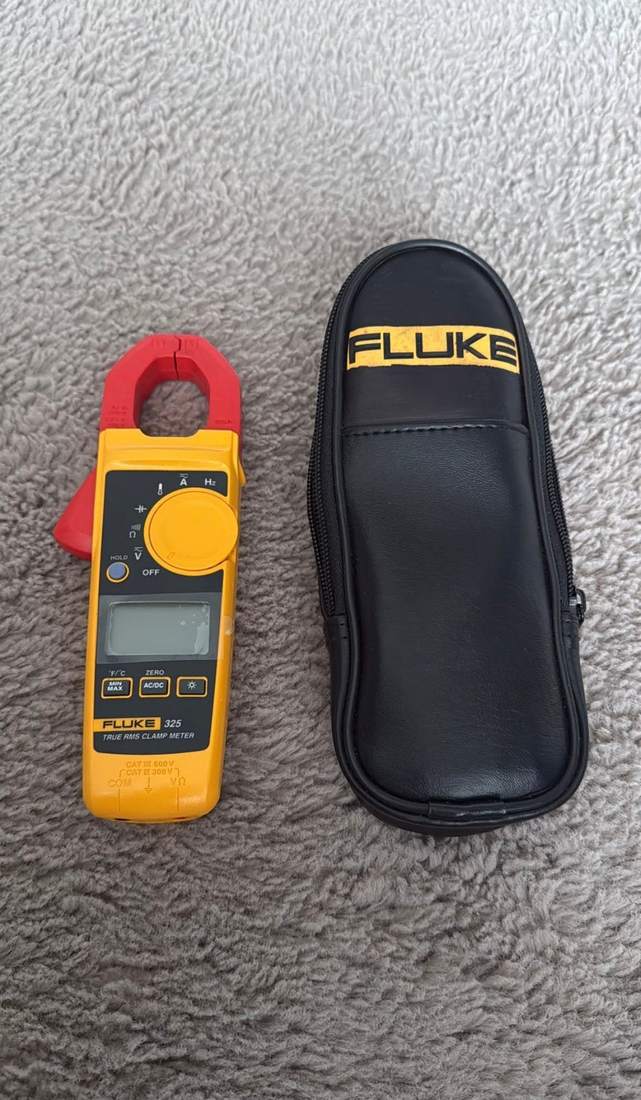 Fluke 325 True-RMS stroomtang. + Fluke TL81A meetsnoeren set, Ophalen of Verzenden, Zo goed als nieuw, Multimeter