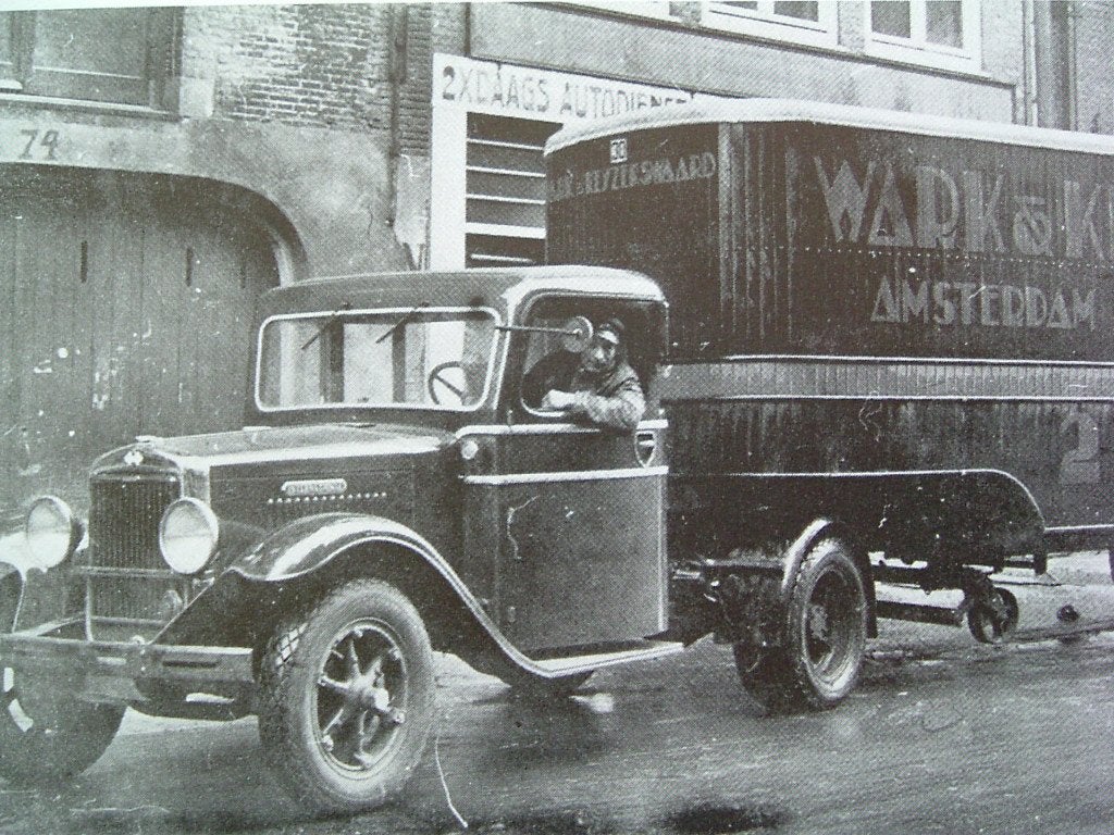 90 jaar achter het stuur, wegtransport in Nederland., Boeken, Ophalen of Verzenden, Gelezen, H. Kuipers