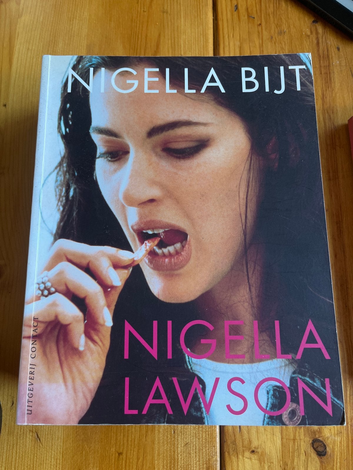 Nigella Bijt - Nigella Lawson kookboek, Boeken, Ophalen of Verzenden, Gelezen, Overige gebieden, Hoofdgerechten