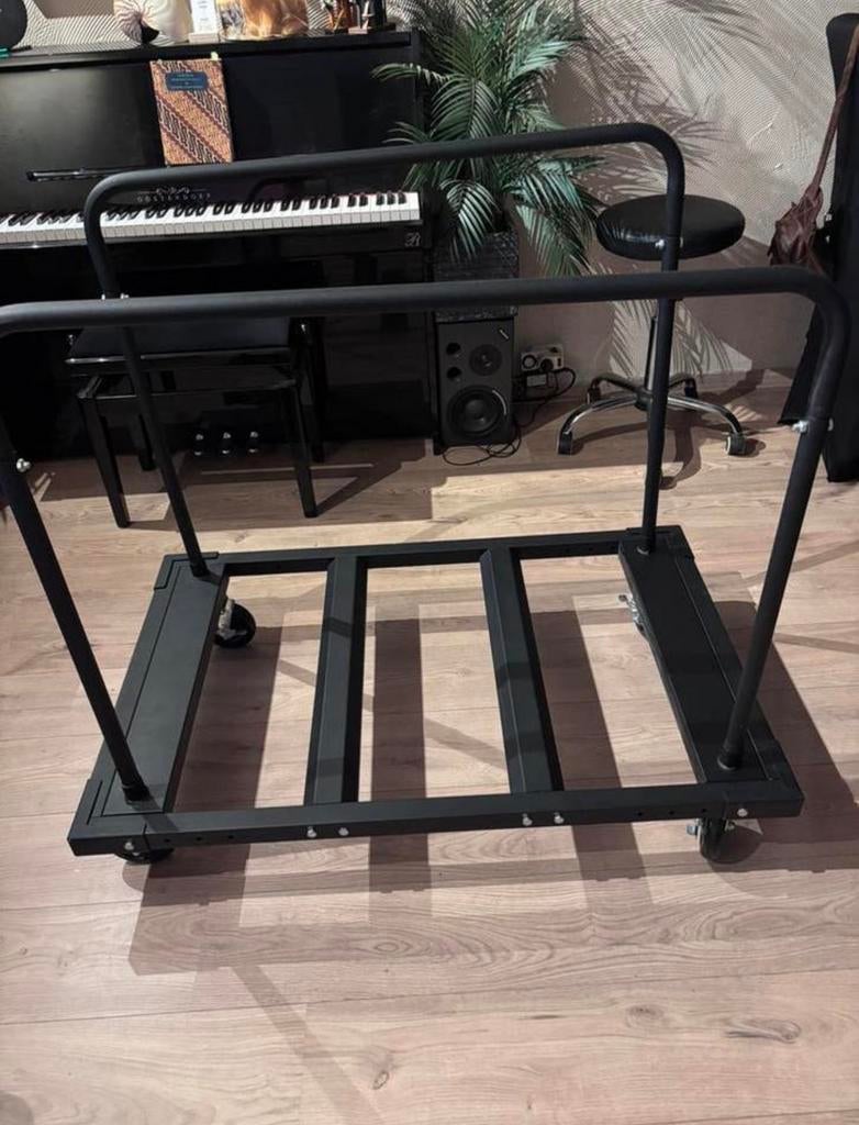 Transport trolly voor je muziekinstrumenten met hoes, Muziek en Instrumenten, Synthesizers, Ophalen, Zo goed als nieuw, Overige aantallen