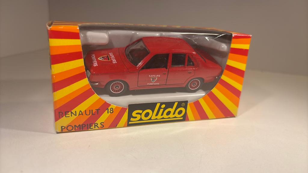 Renault 18 pompiers fire solido 1.43