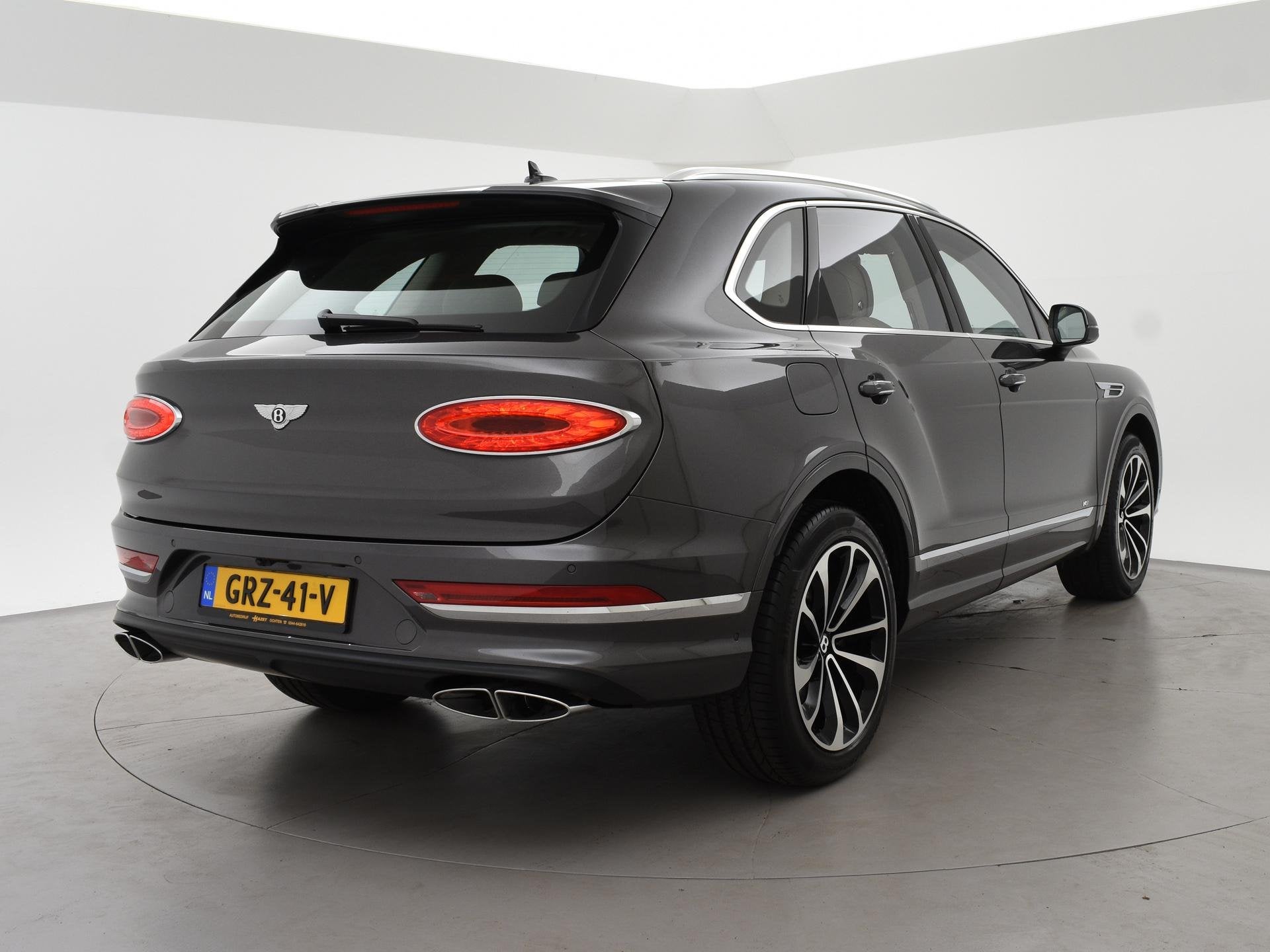 Bentley Bentayga 4.0 V8 550 PK 1e EIGENAAR *30.095 KM* + TOU, Auto's, Bentley, Automaat, Bentayga, Stof, Gebruikt