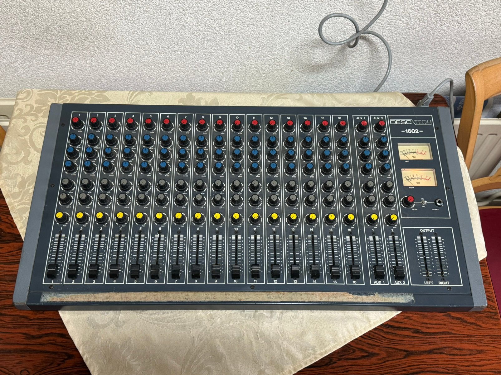 Desctech mixer 16 kanaals vaste pr ophalen, Ophalen, Gebruikt, 10 tot 20 kanalen