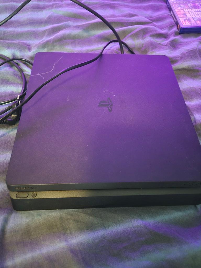 Ps4 zonder controller en 4 spellen, Spelcomputers en Games, Spelcomputers | Sony PlayStation 4, Original, Zonder controller, Ophalen