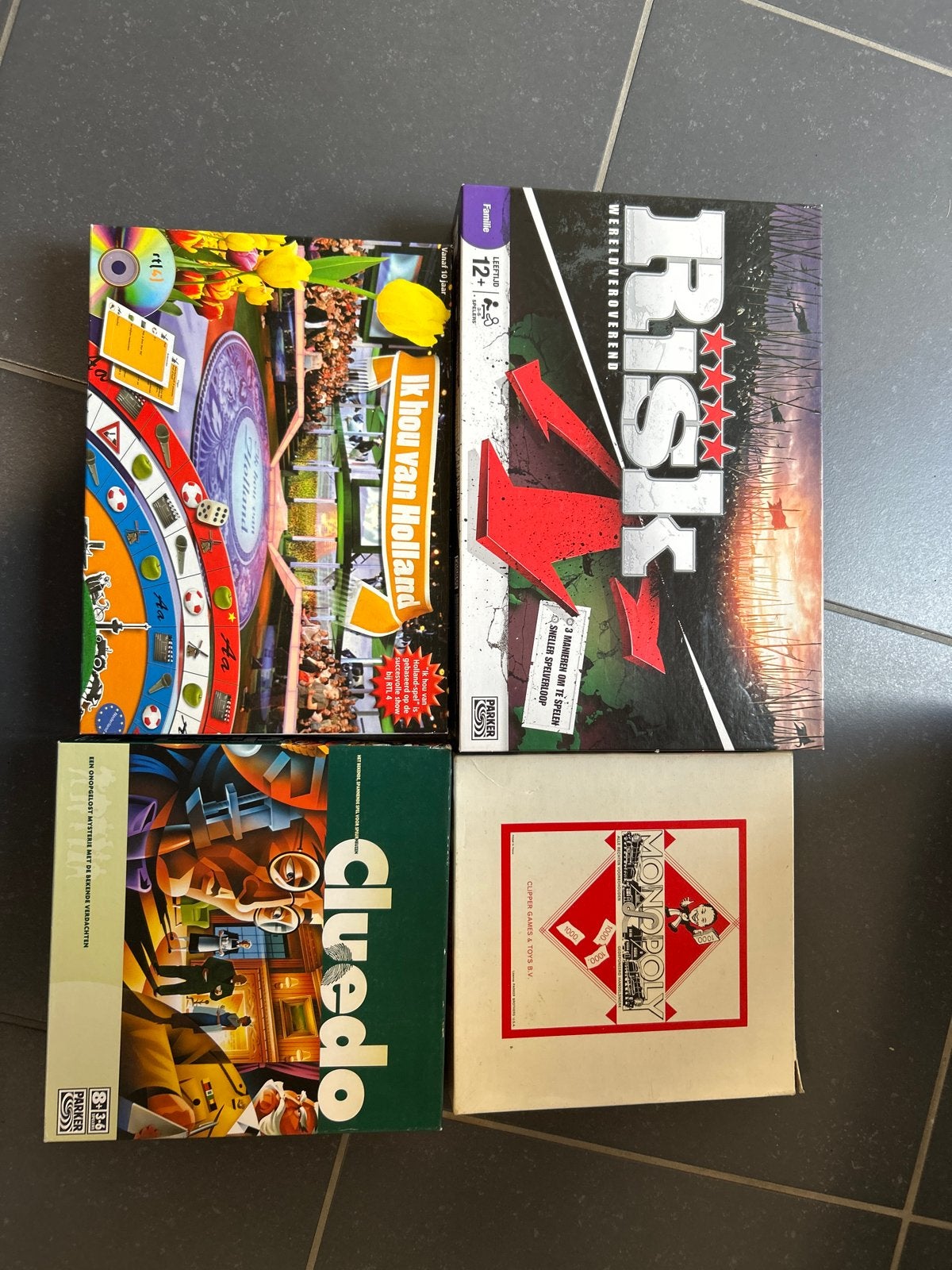 Bordspellenset: Risk, Cluedo, Monopoly, Ik hou van Holland, Drie of vier spelers, Ophalen, Gebruikt