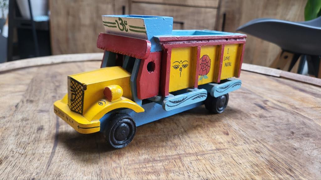 Vintage, Handgemaakte houten vrachtwagen uit Nepal, Ophalen of Verzenden, Gebruikt