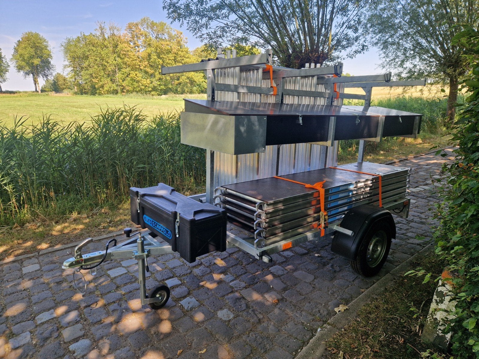 Nieuwe Rolsteiger met aanhanger en uitwijkconsole 8.2m, Doe-het-zelf en Verbouw, Steigers, Ophalen, Zo goed als nieuw, Rolsteiger of Kamersteiger
