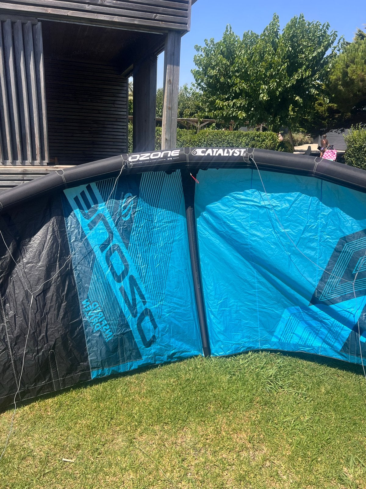 Mooie Ozone Catalyst V1 6 m² incl orig Ozone 45 cm bar., Watersport en Boten, Geen board, Ophalen of Verzenden, Kite, 6 m²