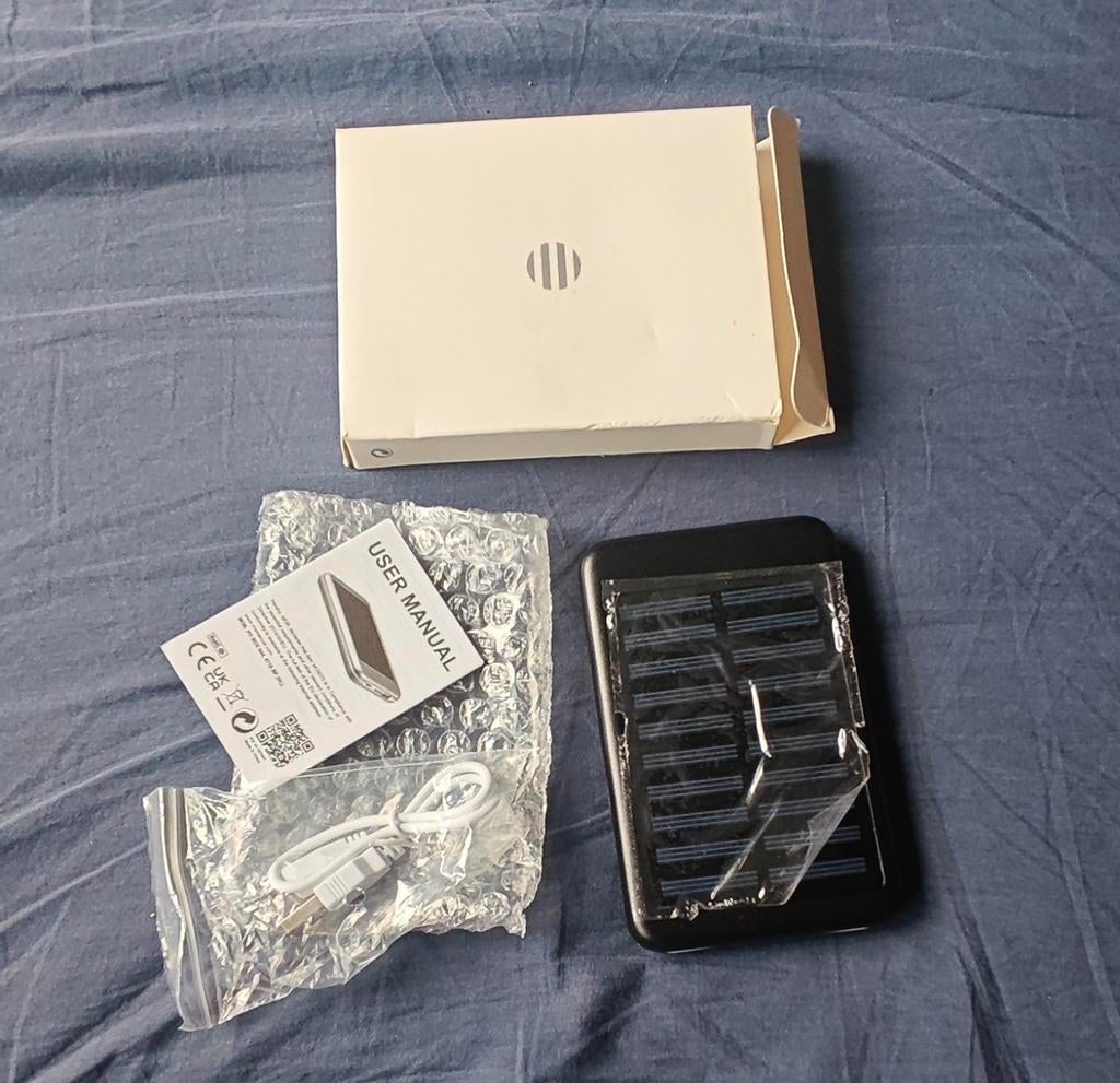 Nieuwe Solar Powerbank 4000 mAh, Ophalen of Verzenden, Nieuw