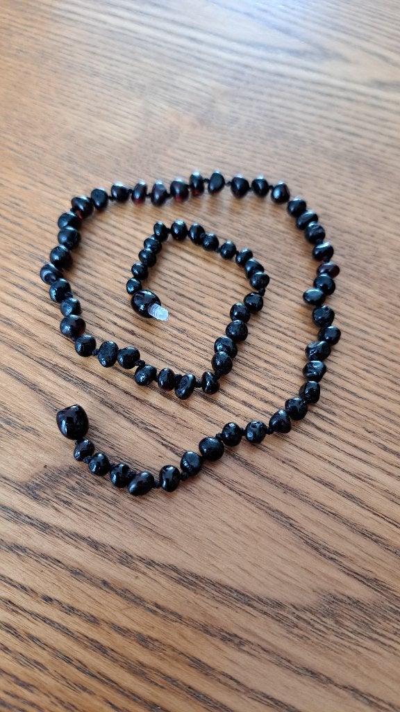 Barnsteen ketting van 40 cm, Ophalen of Verzenden, Zo goed als nieuw, Zwart, Steen of Mineraal