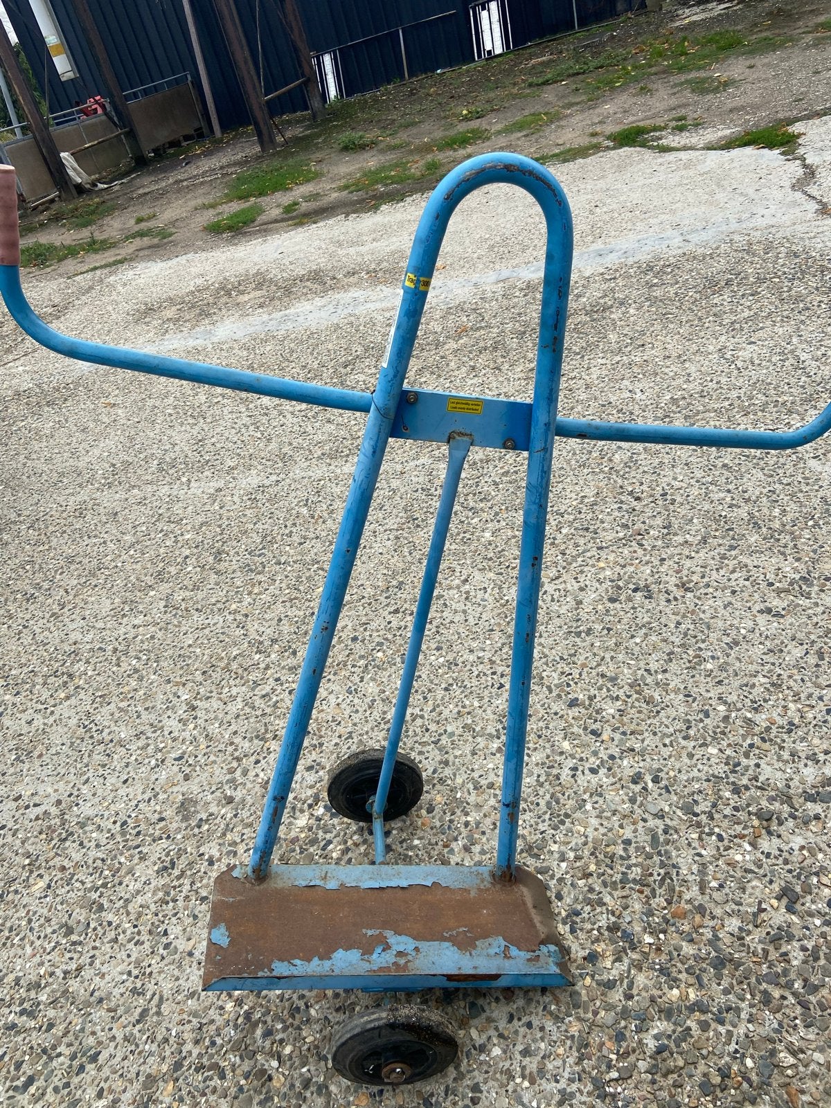 Stevige blauwe steekwagen met twee wielen, Doe-het-zelf en Verbouw, Ophalen, Gebruikt, Steekwagen