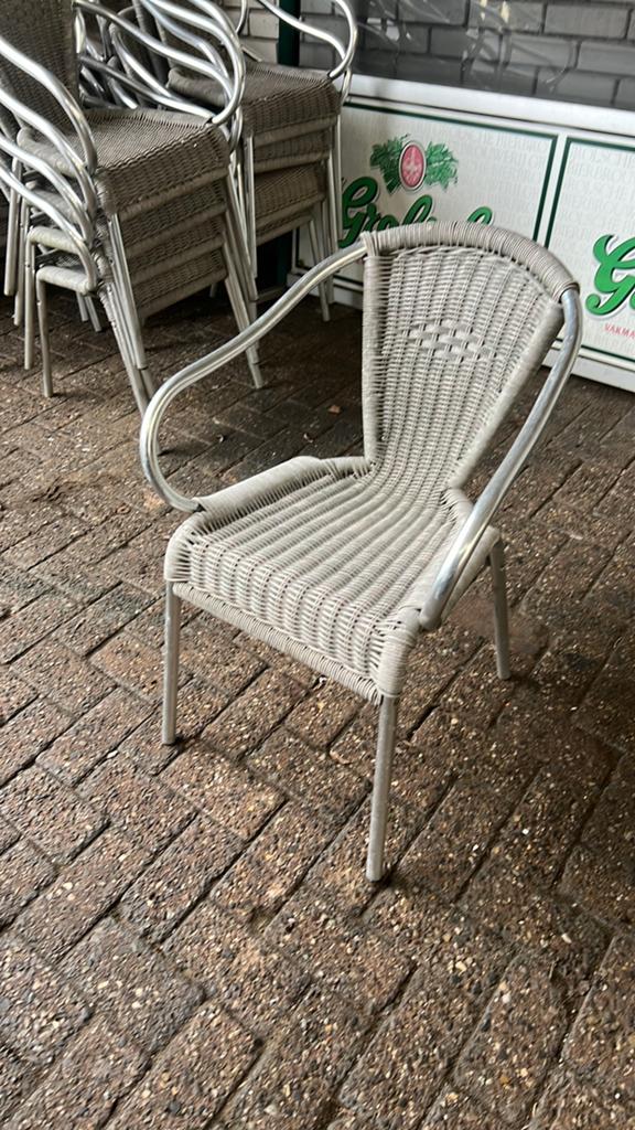 Terras stoel, Ophalen