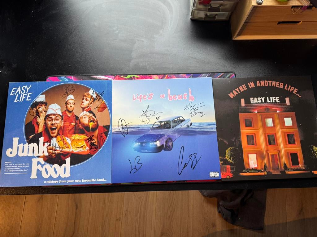 Easy Life Exclusieve SIGNED Bundel Vinyl platen, CD, Artcard, Cd's en Dvd's, Vinyl | Pop, Ophalen of Verzenden