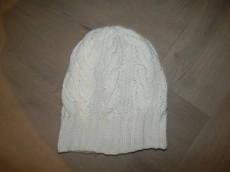 Ugg warme muts groffe kabels merklabeltje voorkant one size, Kleding | Dames, Mutsen, Sjaals en Handschoenen, UGG, Verzenden, Zo goed als nieuw